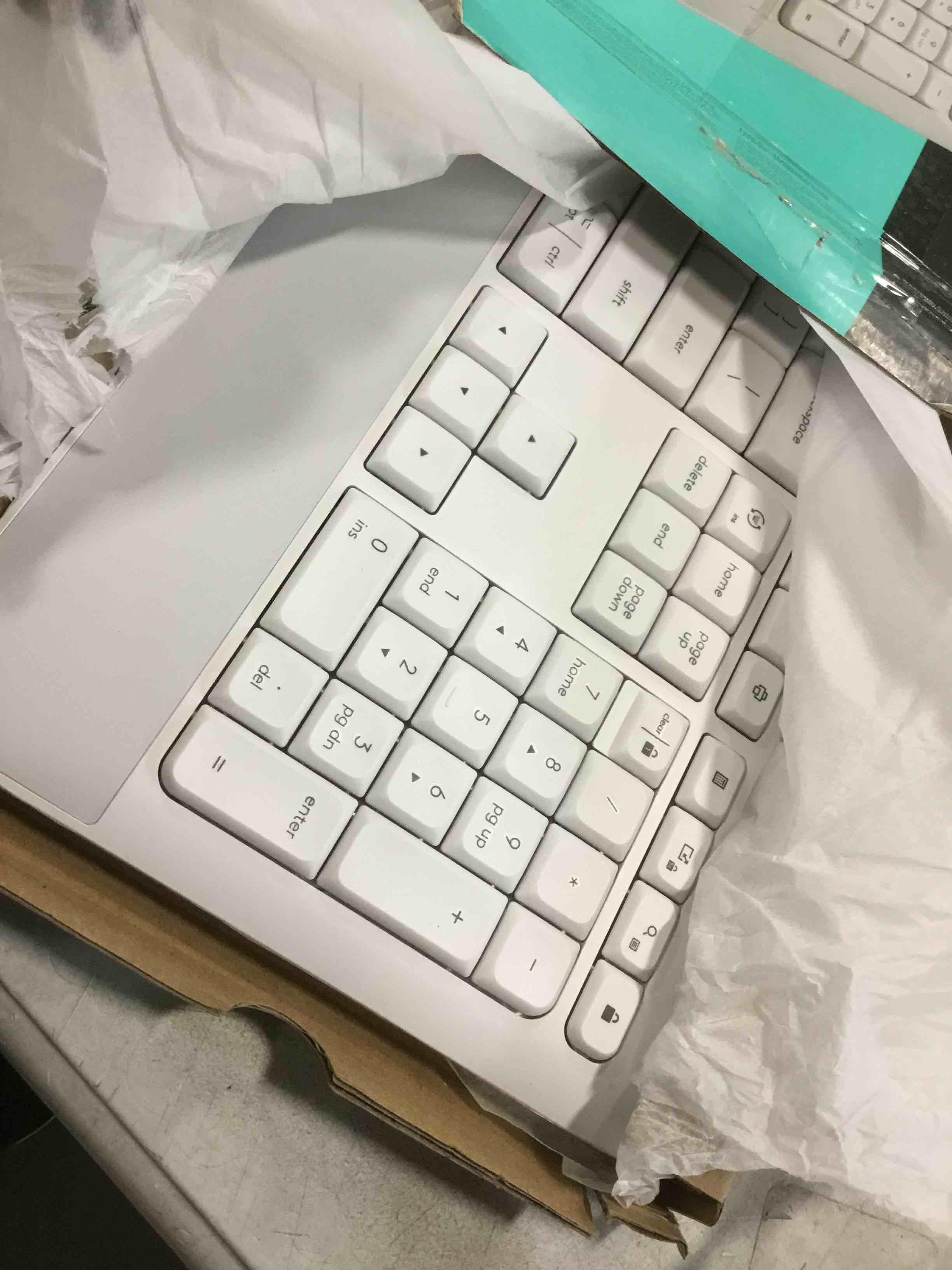https://s3.amazonaws.com/lotting-images-prod/bidfta/BRN2108196_1744214267795.jpeg