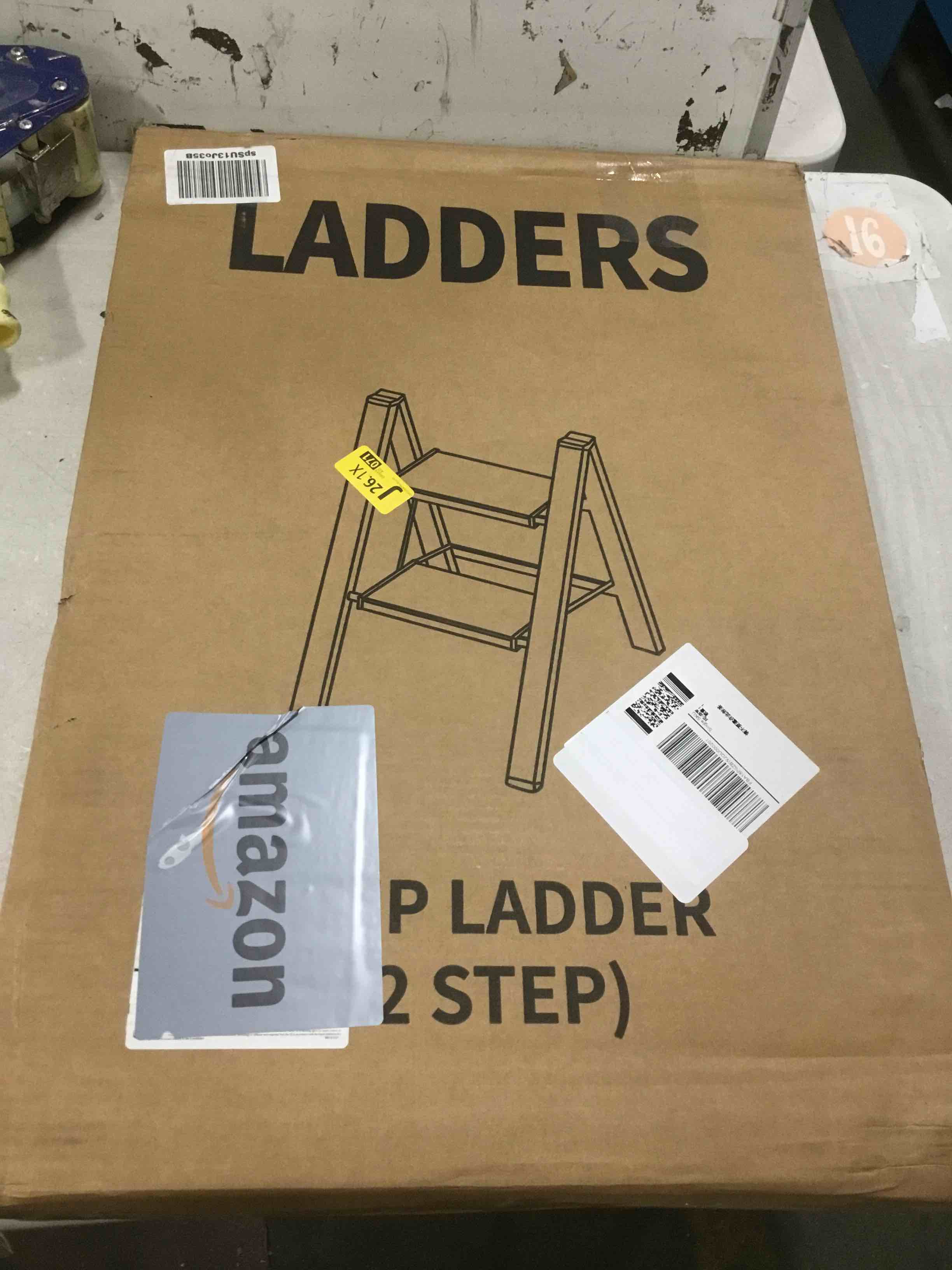 https://s3.amazonaws.com/lotting-images-prod/bidfta/BRN2109443_1745253056621.jpeg