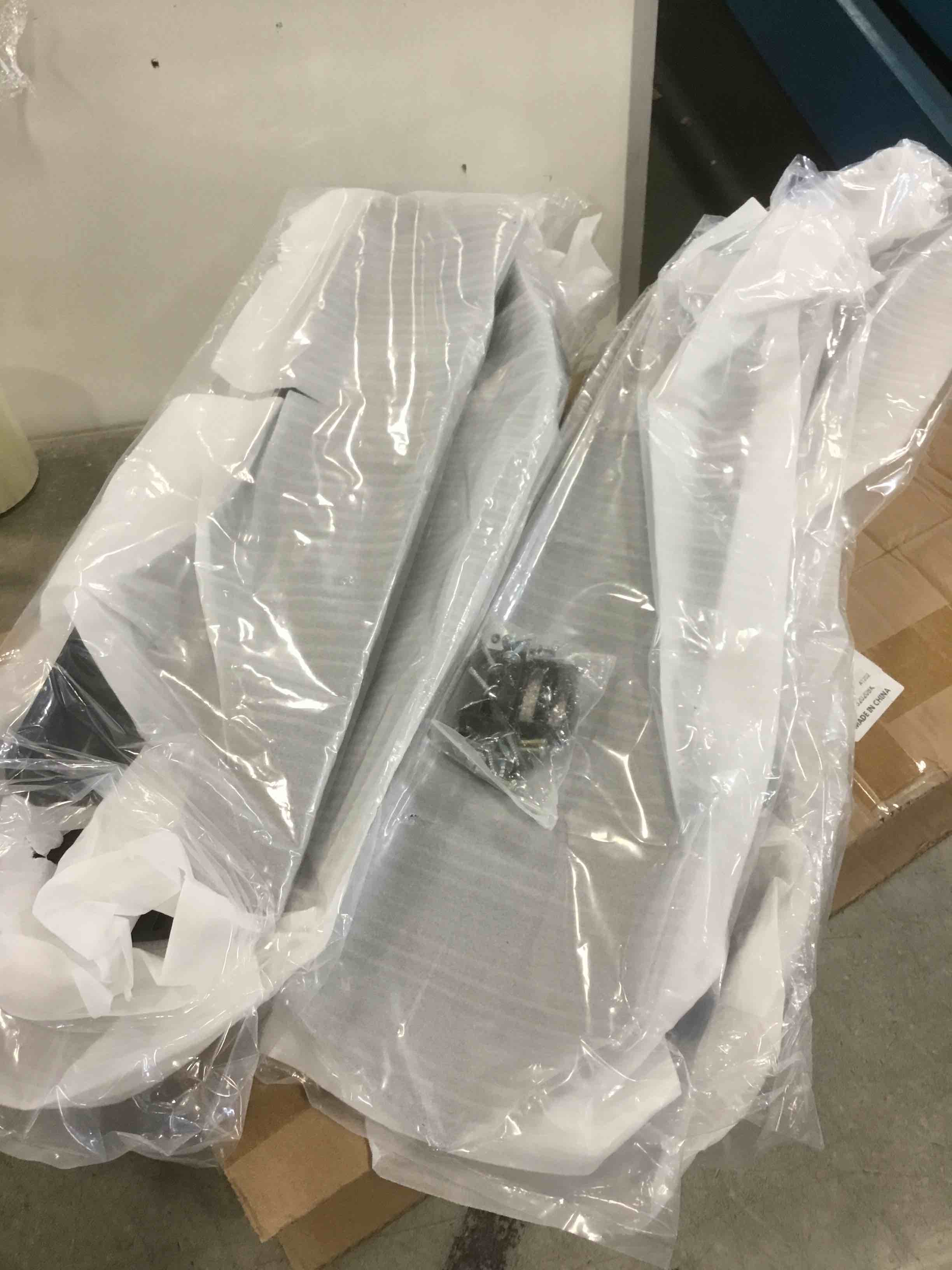https://s3.amazonaws.com/lotting-images-prod/bidfta/BRN2109964_1745437342980.jpeg