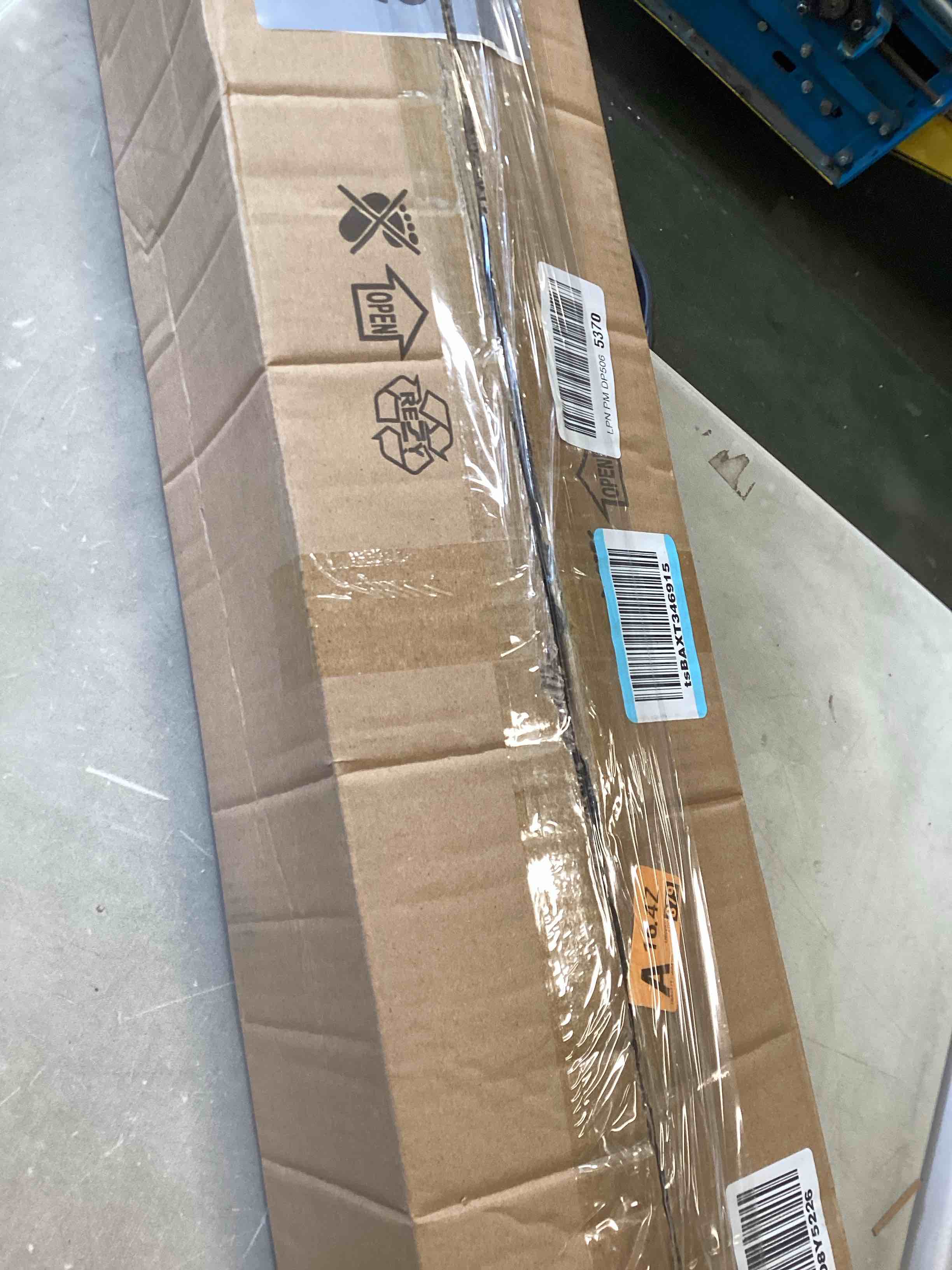 https://s3.amazonaws.com/lotting-images-prod/bidfta/BRN2111553_1743089724745.jpeg