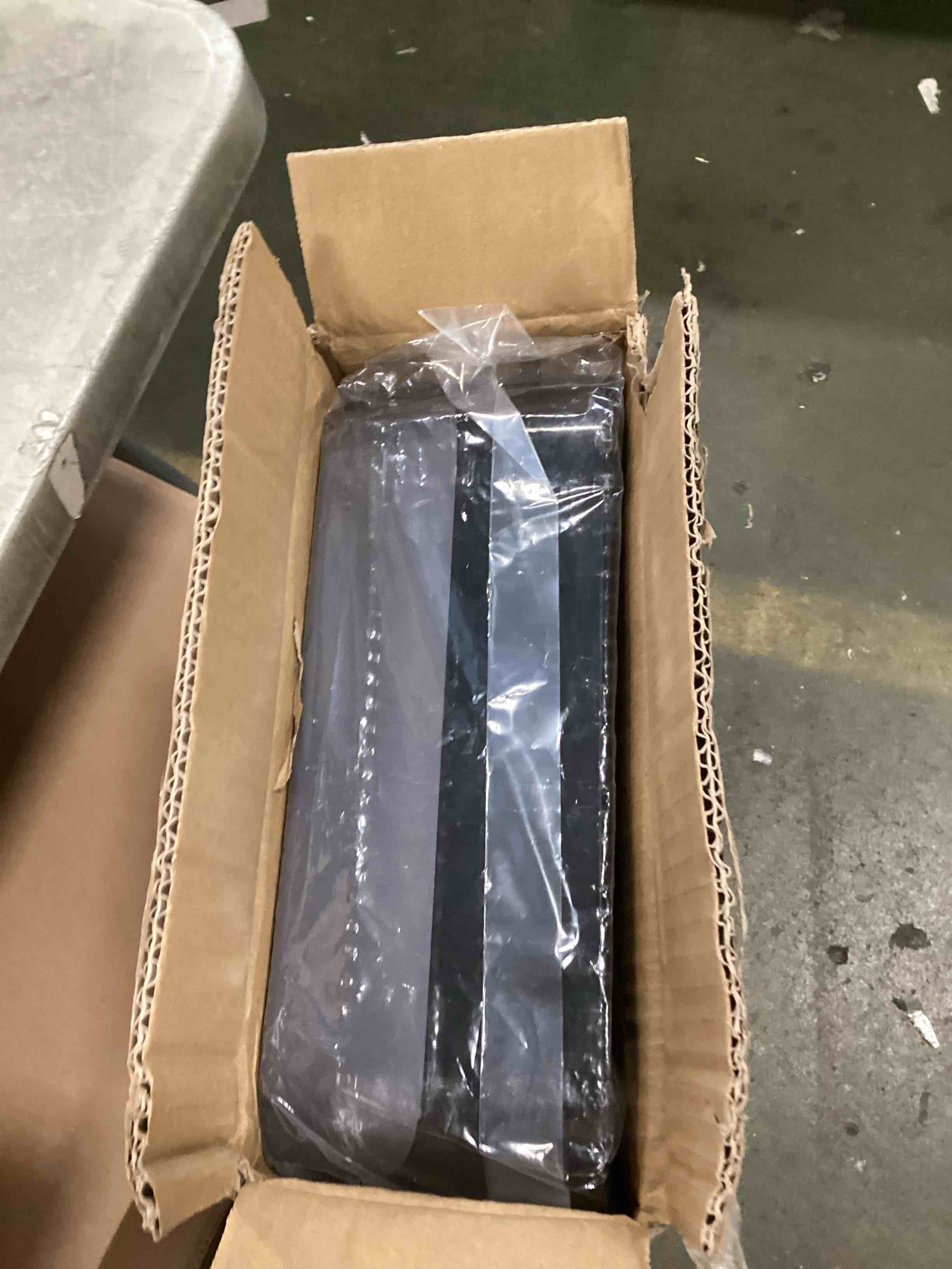https://s3.amazonaws.com/lotting-images-prod/bidfta/BRN2113513_1743695595588.jpeg