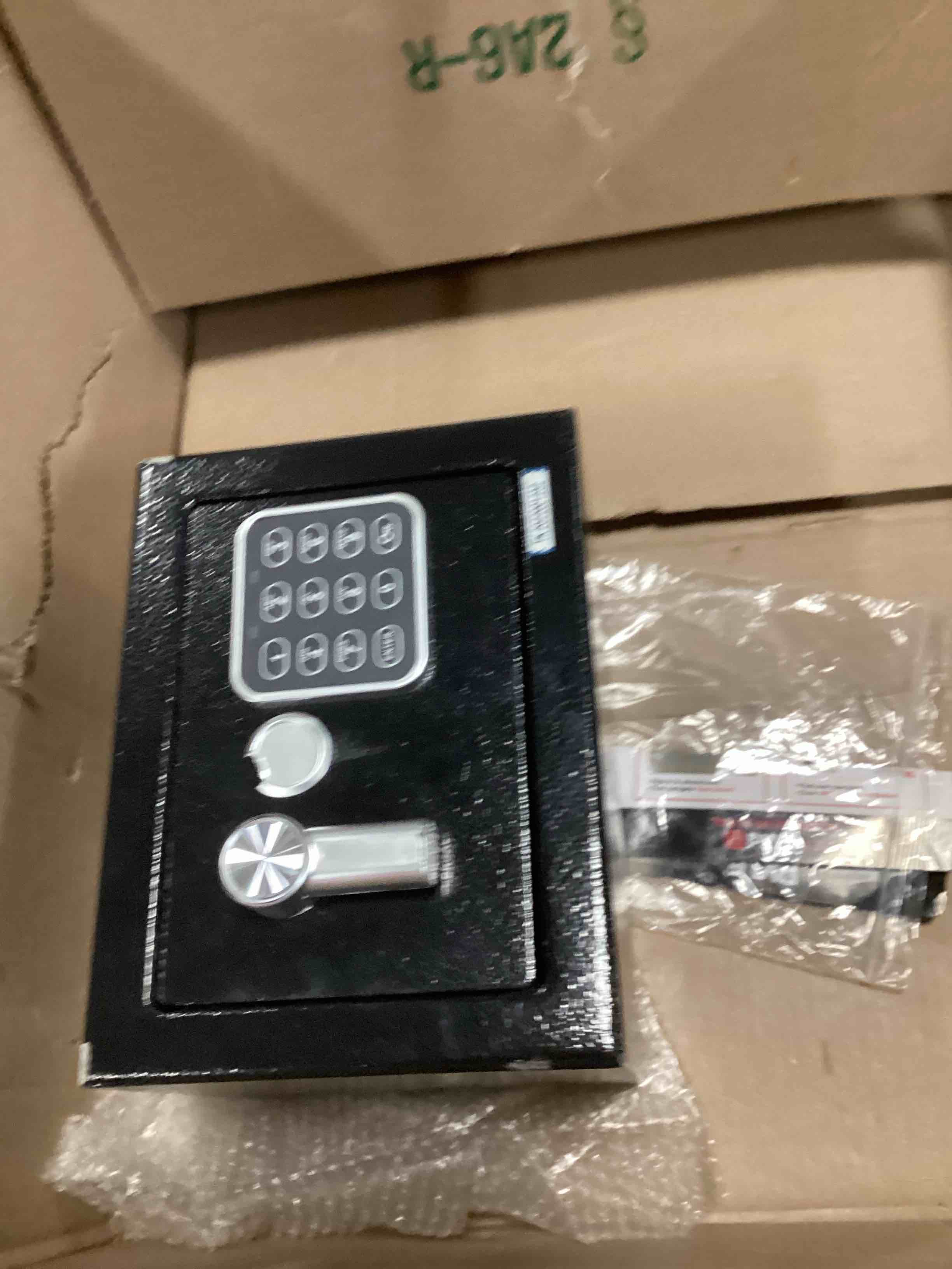 https://s3.amazonaws.com/lotting-images-prod/bidfta/BRN2114099_1744120446975.jpeg