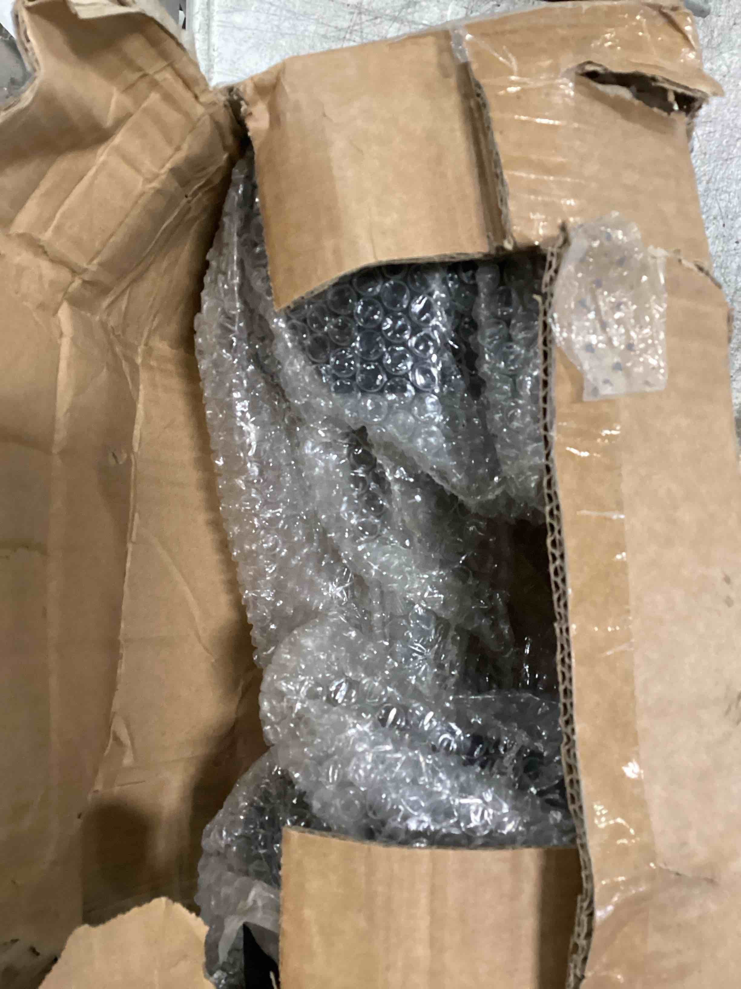 https://s3.amazonaws.com/lotting-images-prod/bidfta/BRN2114428_1744226229832.jpeg