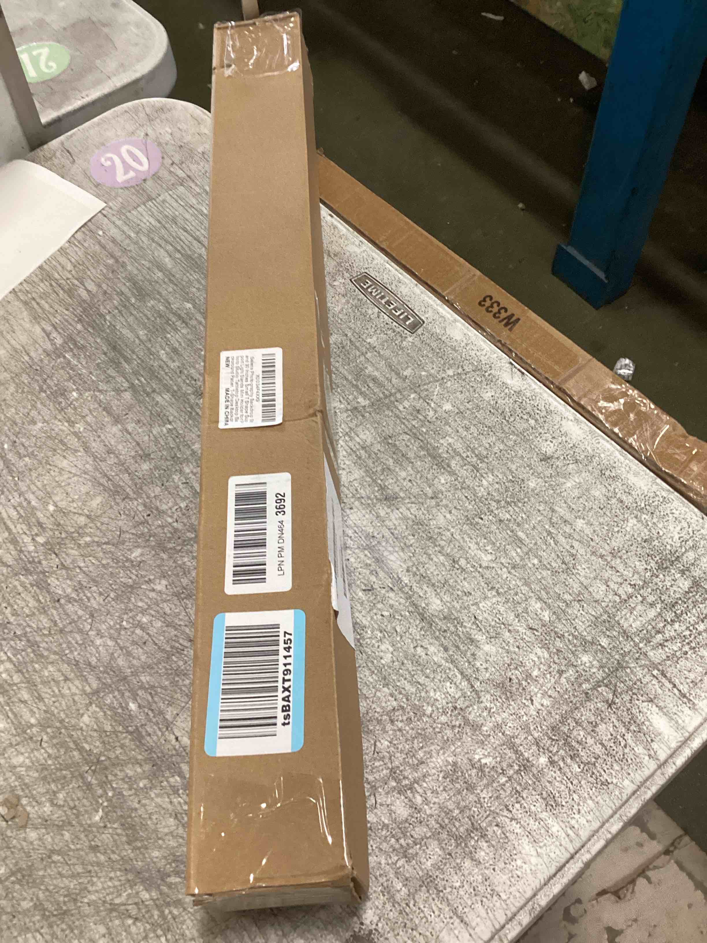 https://s3.amazonaws.com/lotting-images-prod/bidfta/BRN2114515_1744298099861.jpeg