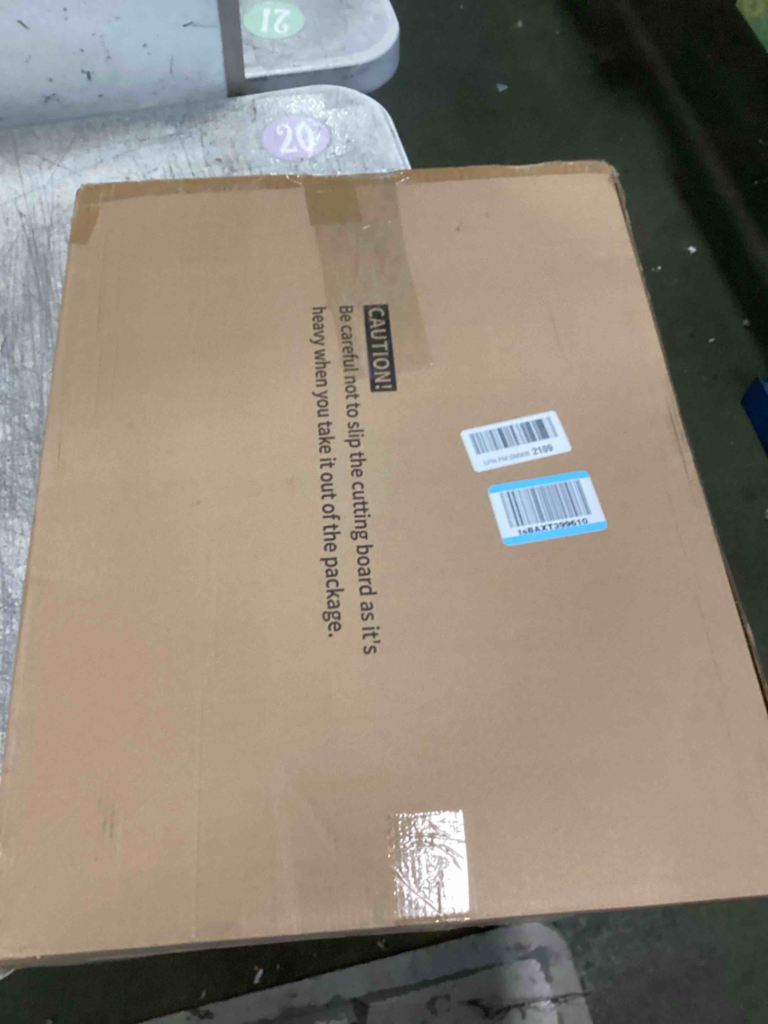 https://s3.amazonaws.com/lotting-images-prod/bidfta/BRN2114523_1744298949073.jpeg