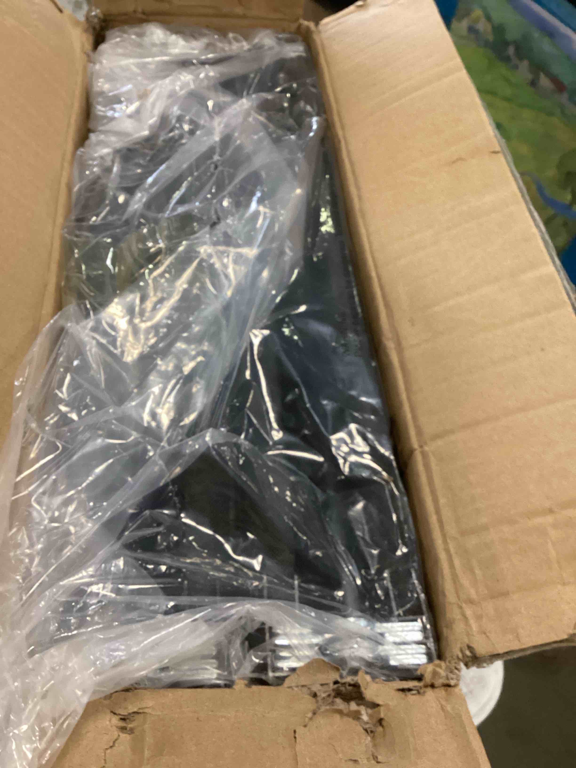 https://s3.amazonaws.com/lotting-images-prod/bidfta/BRN2114542_1744307706388.jpeg