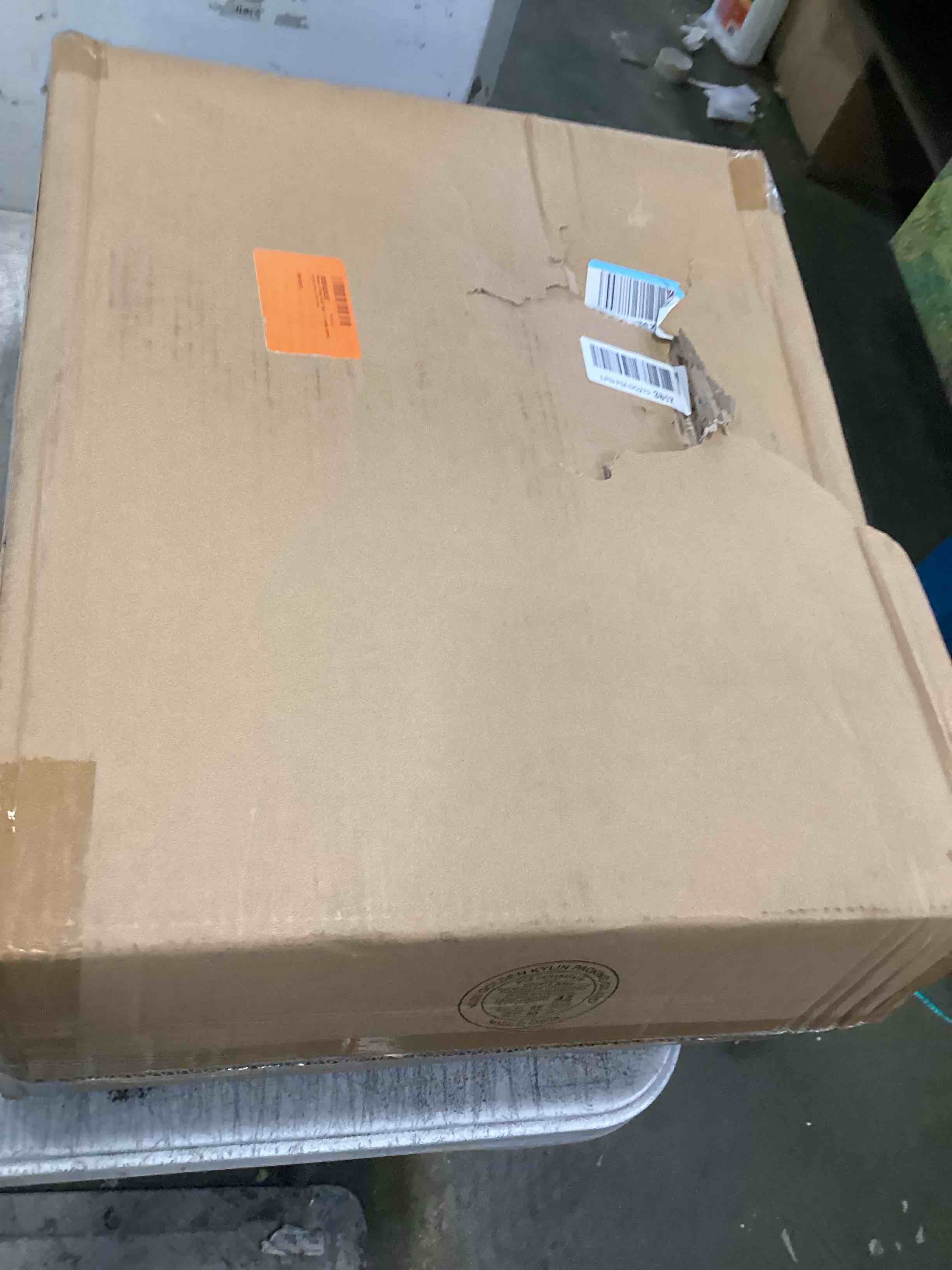 https://s3.amazonaws.com/lotting-images-prod/bidfta/BRN2115103_1744815647512.jpeg