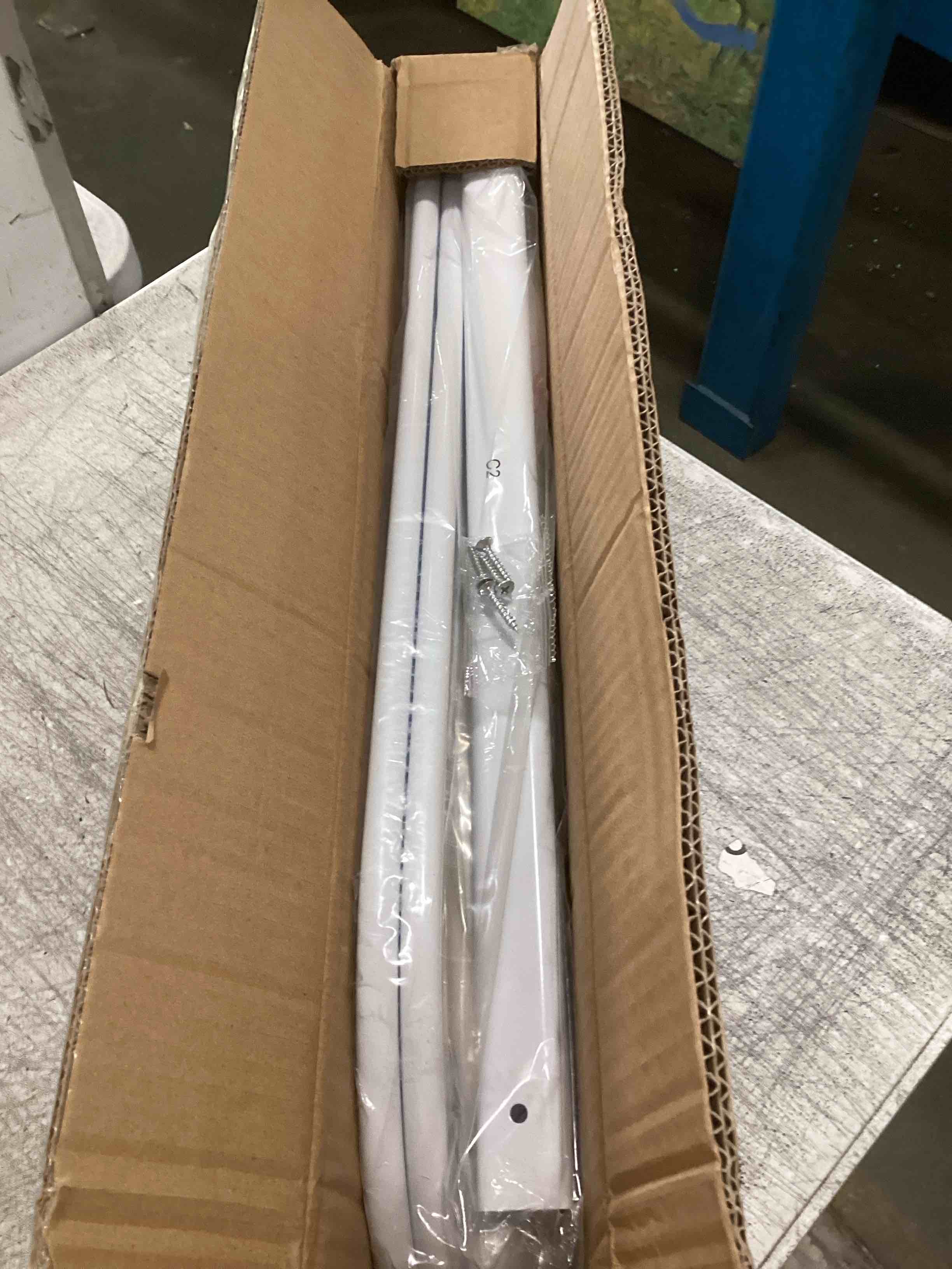https://s3.amazonaws.com/lotting-images-prod/bidfta/BRN2115261_1744891550340.jpeg