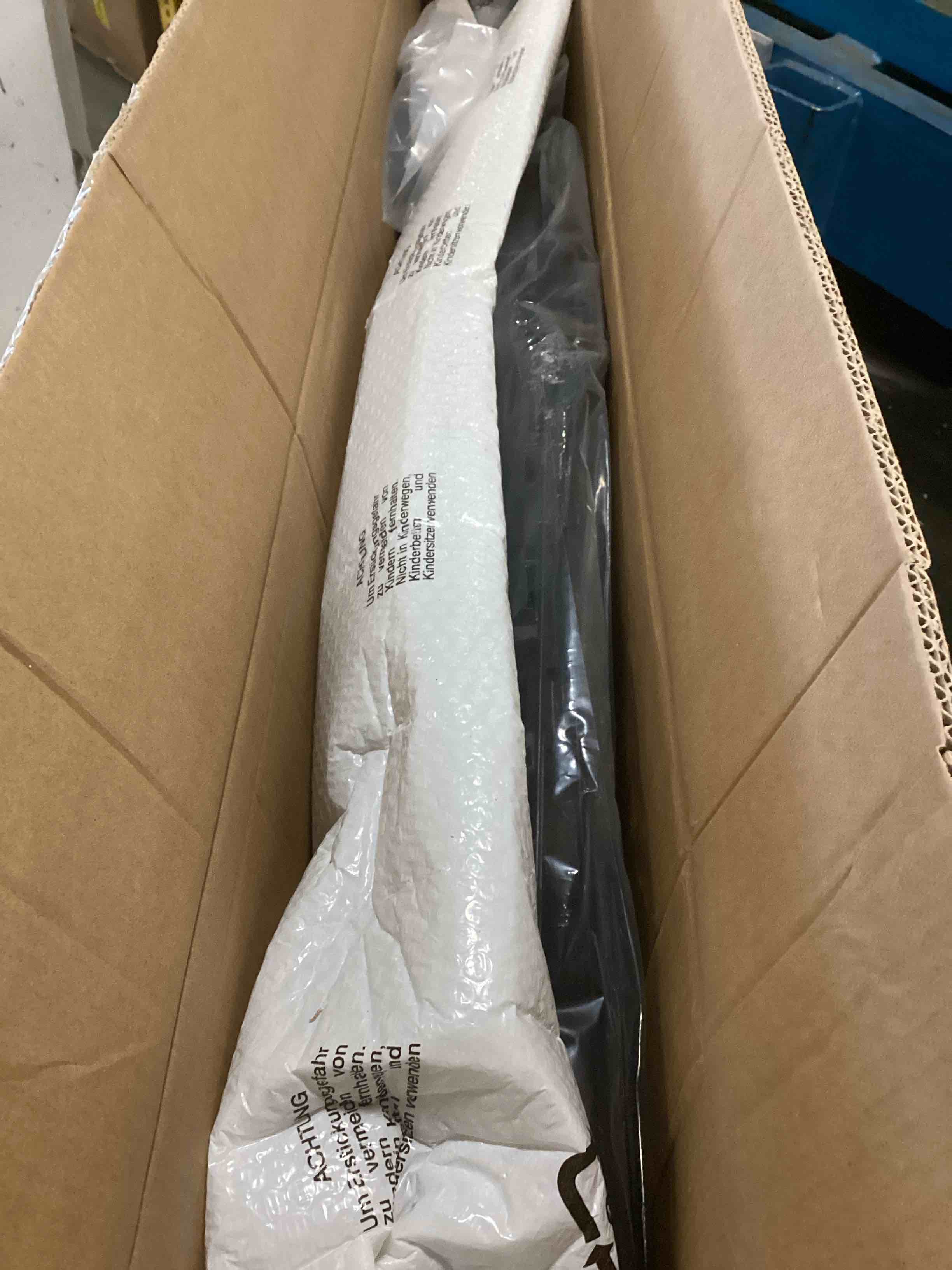 https://s3.amazonaws.com/lotting-images-prod/bidfta/BRN2115423_1744919616415.jpeg
