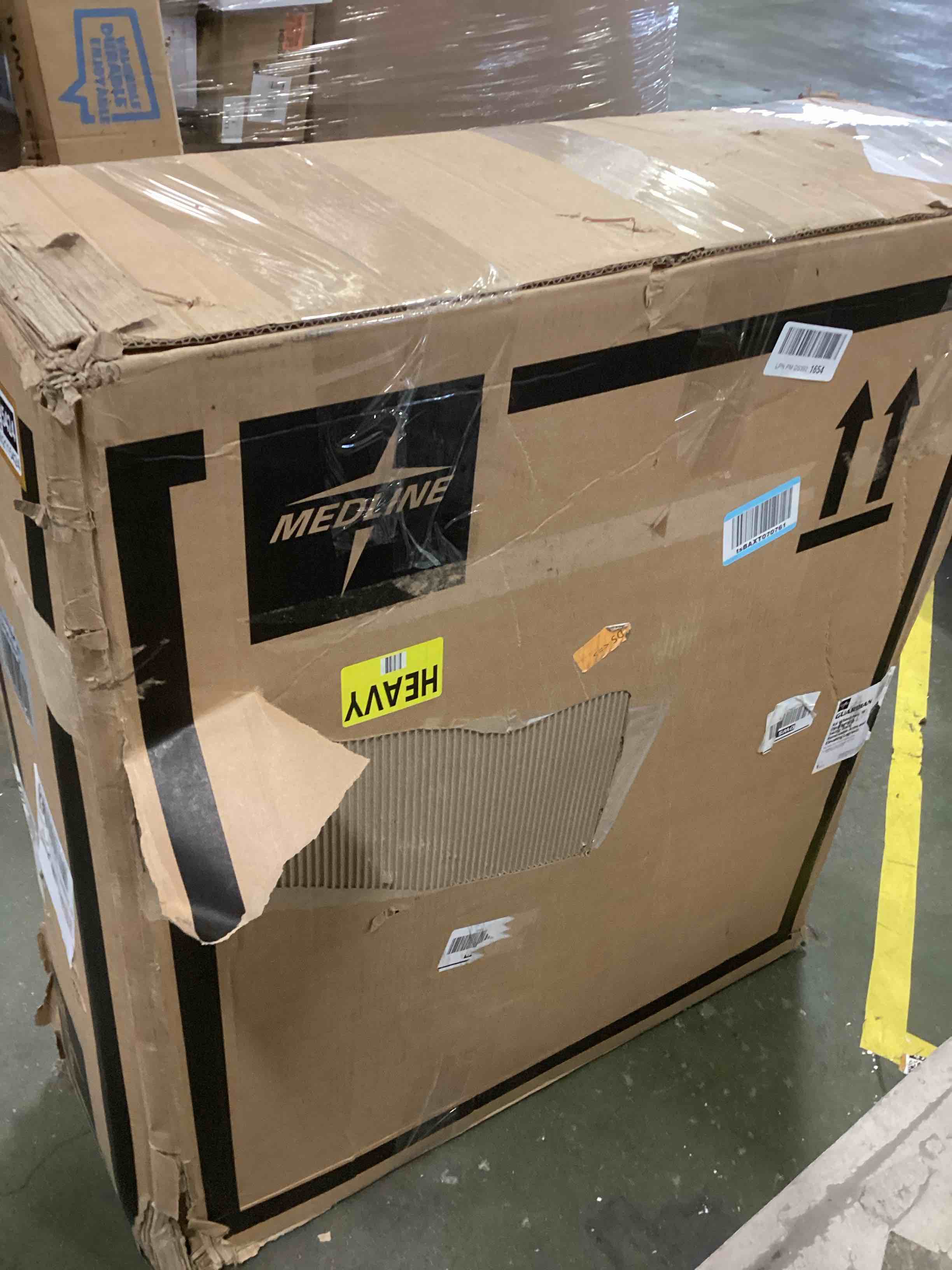 https://s3.amazonaws.com/lotting-images-prod/bidfta/BRN2115424_1744919747243.jpeg
