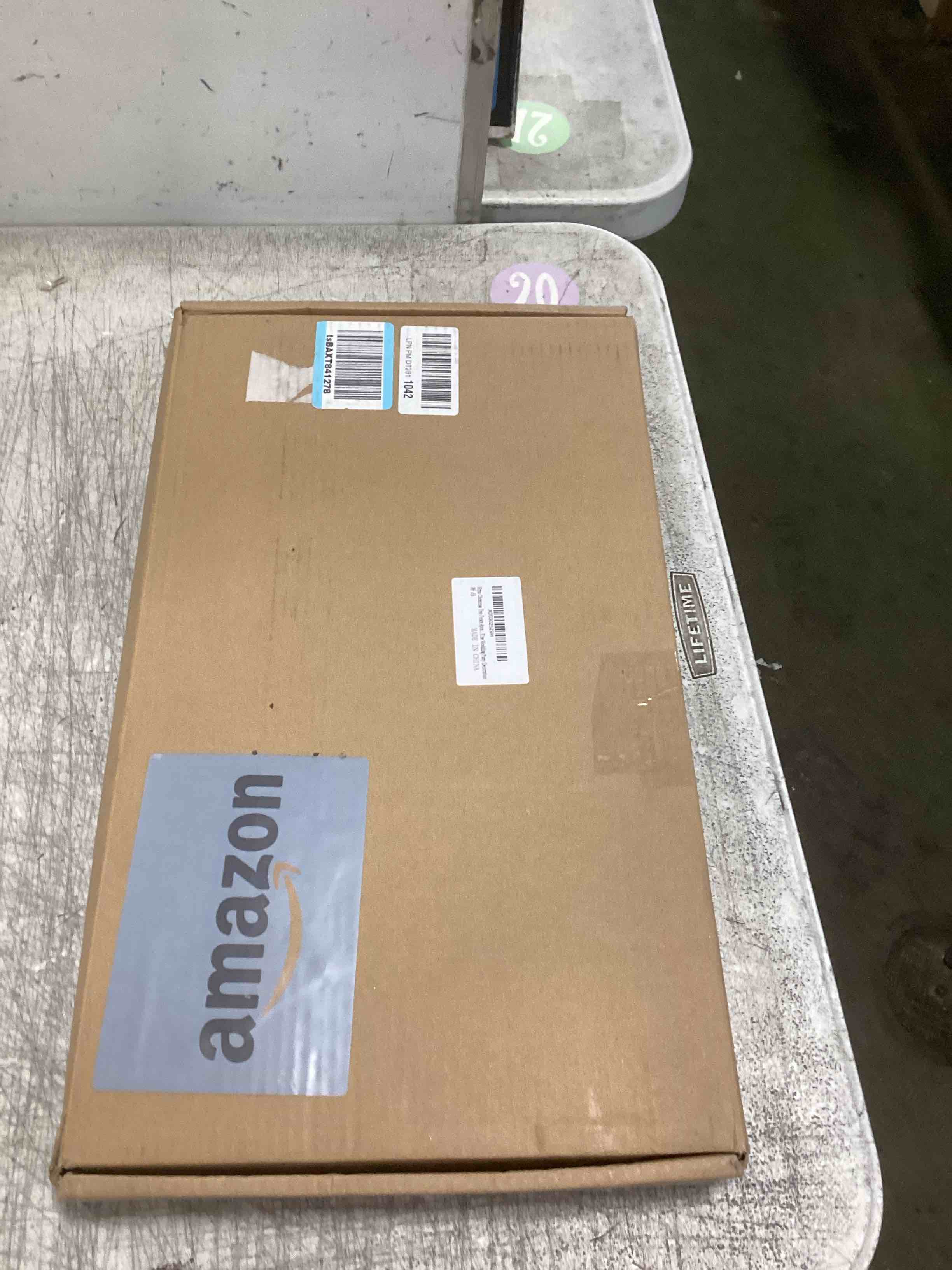 https://s3.amazonaws.com/lotting-images-prod/bidfta/BRN2115505_1745256842551.jpeg