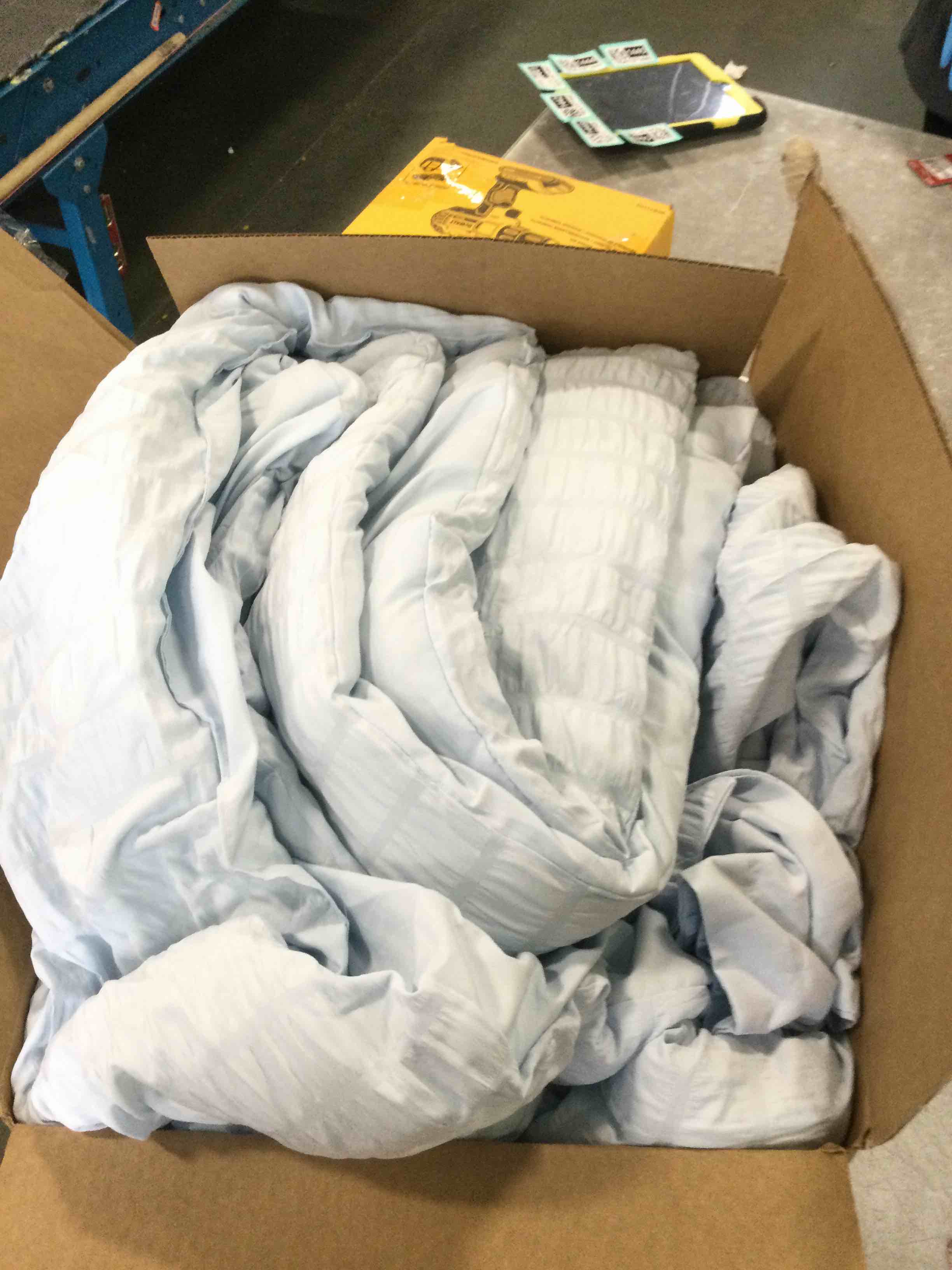 https://s3.amazonaws.com/lotting-images-prod/bidfta/BRN2116004_1743604031605.jpeg