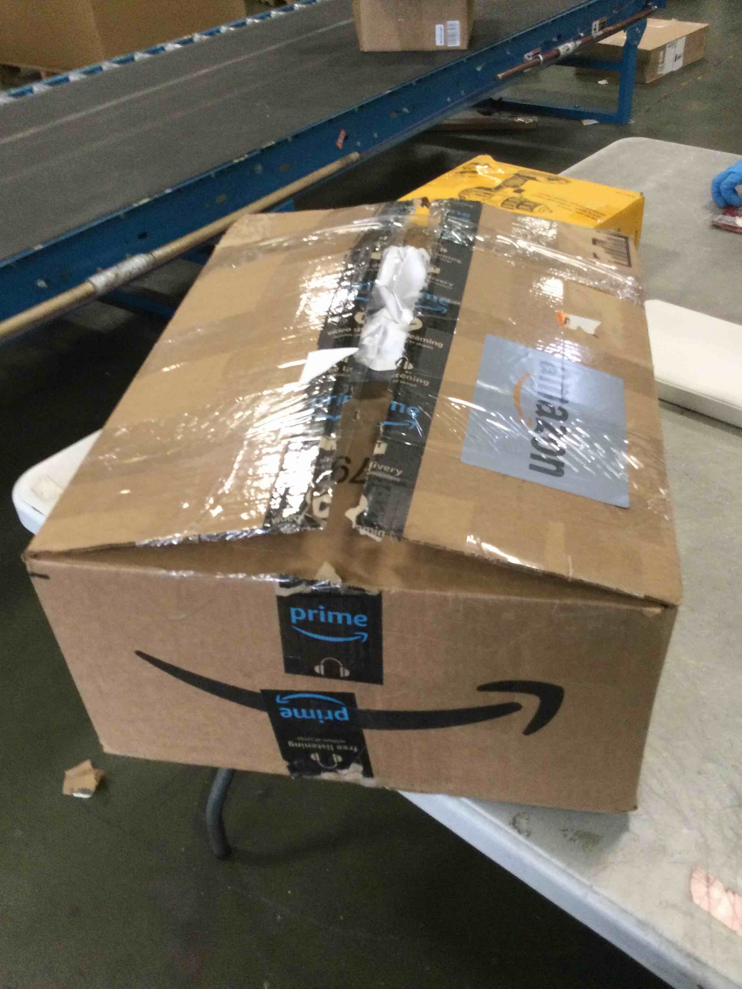https://s3.amazonaws.com/lotting-images-prod/bidfta/BRN2116004_1743604058747.jpeg