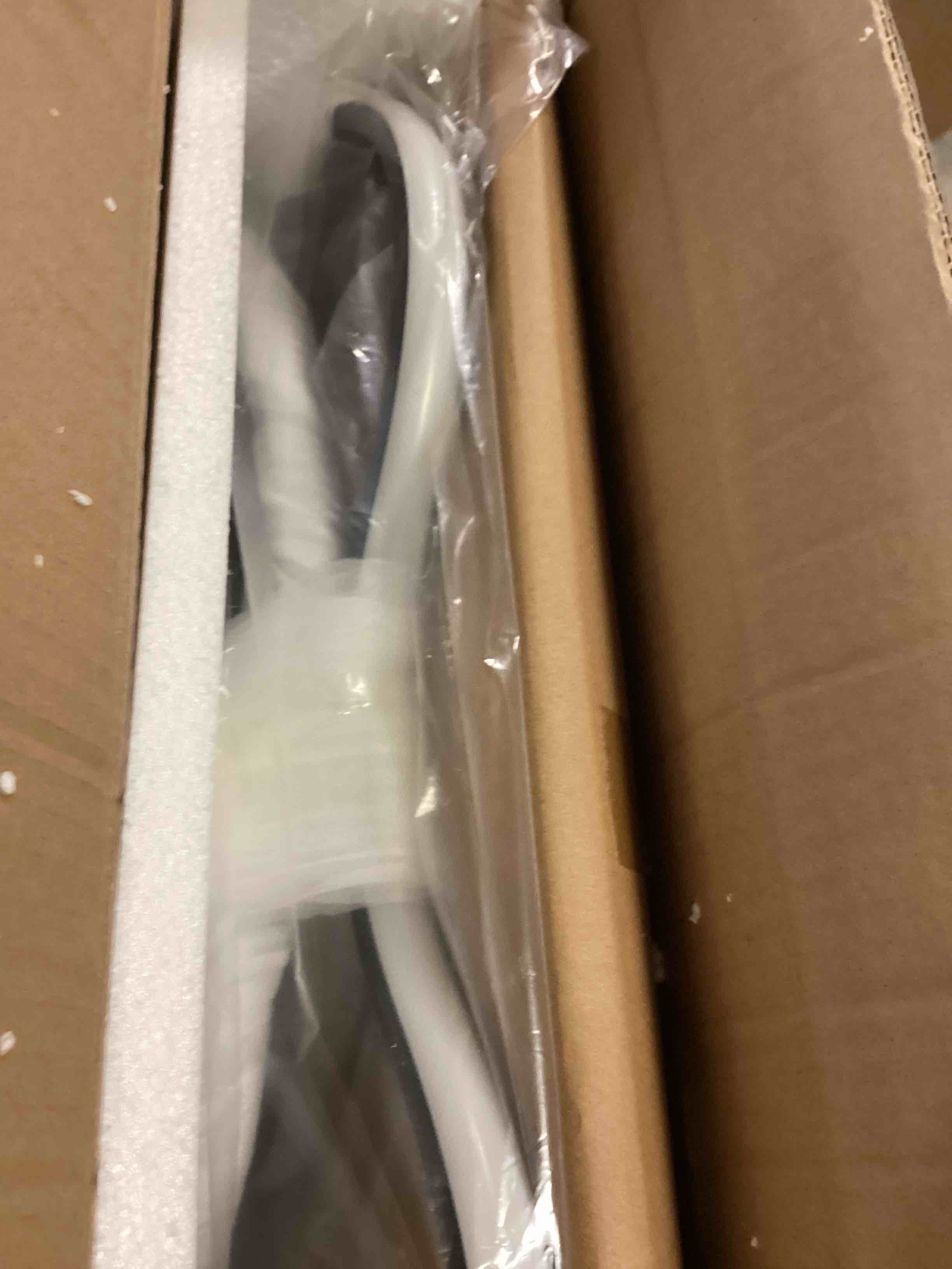 https://s3.amazonaws.com/lotting-images-prod/bidfta/BRN2116740_1746018620919.jpeg