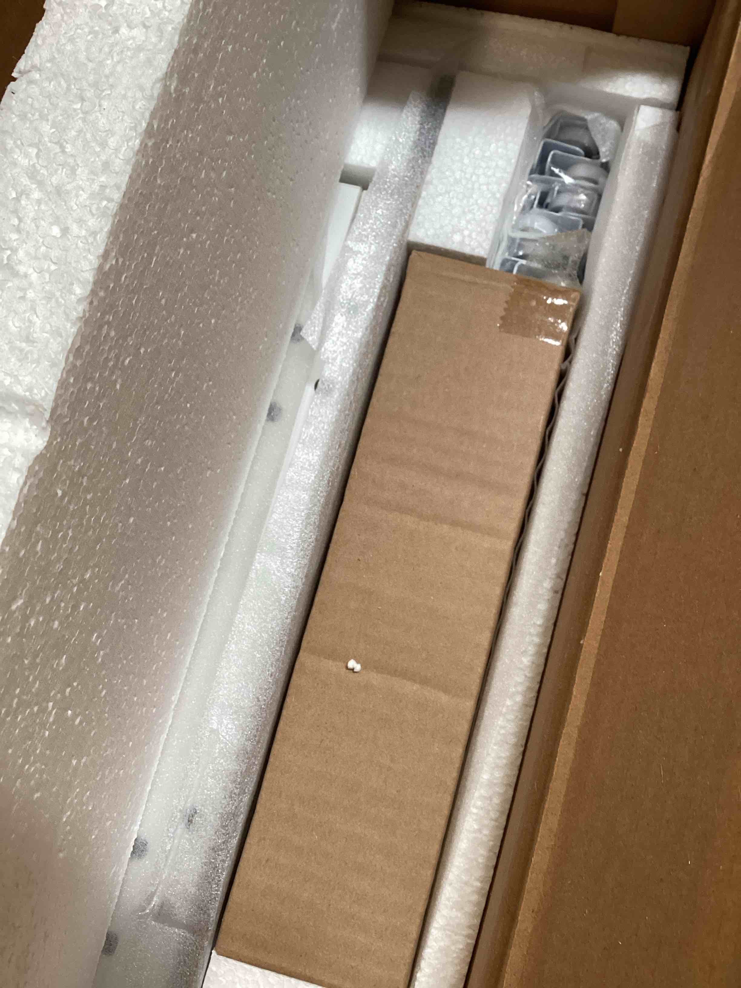 https://s3.amazonaws.com/lotting-images-prod/bidfta/BRN2117129_1746211473780.jpeg