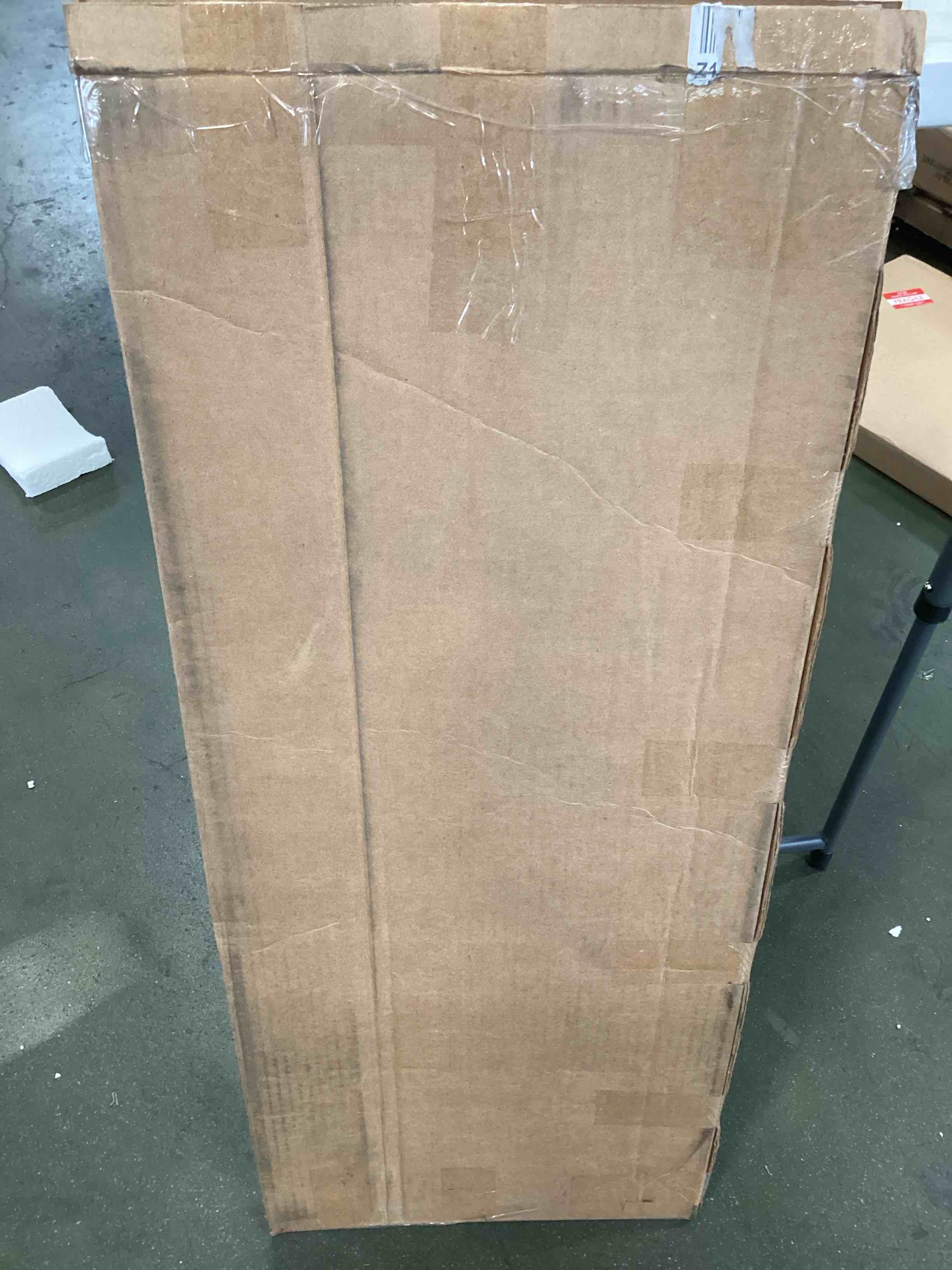 https://s3.amazonaws.com/lotting-images-prod/bidfta/BRN2117160_1746460344801.jpeg