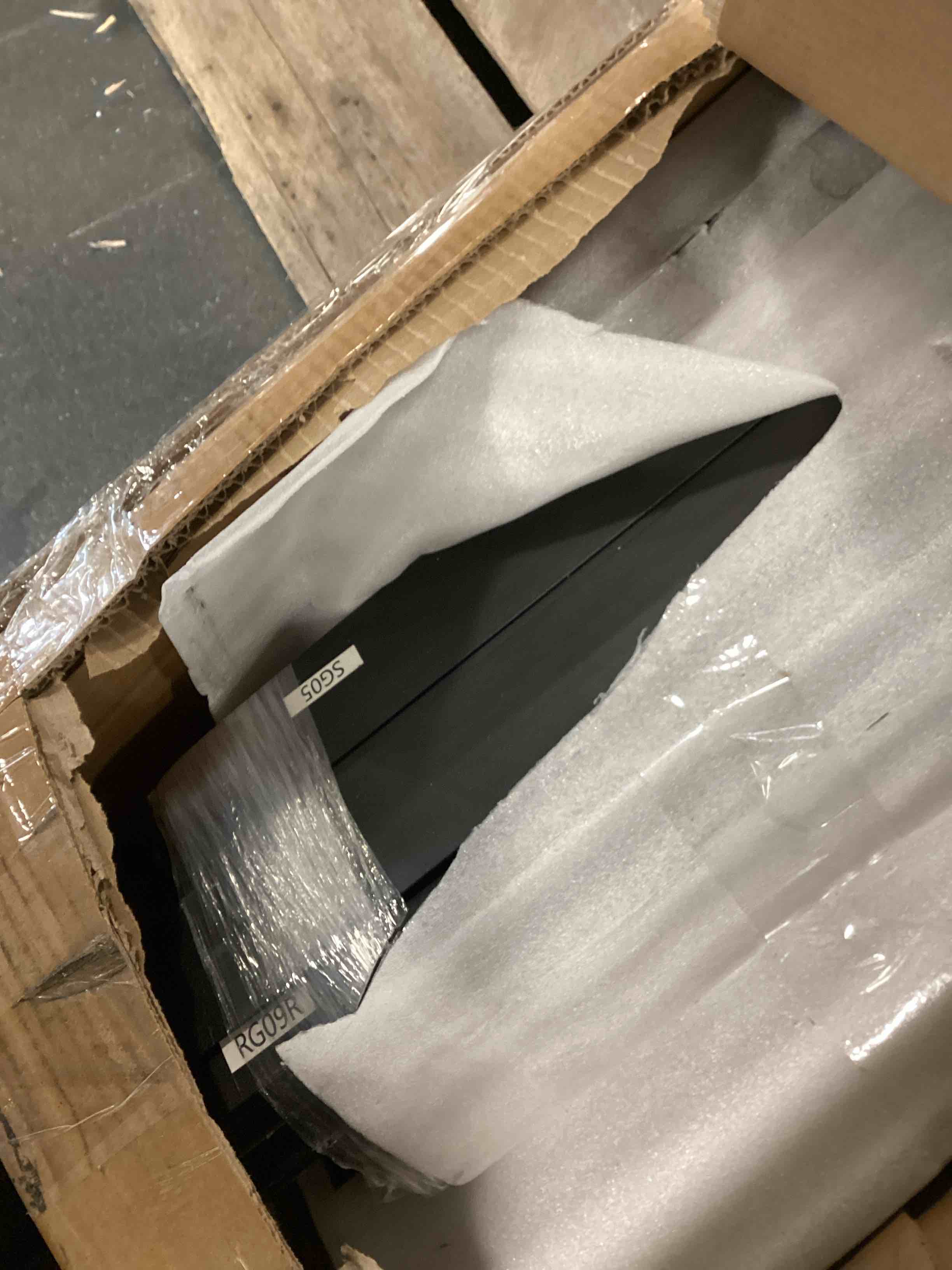https://s3.amazonaws.com/lotting-images-prod/bidfta/BRN2117310_1746632873255.jpeg