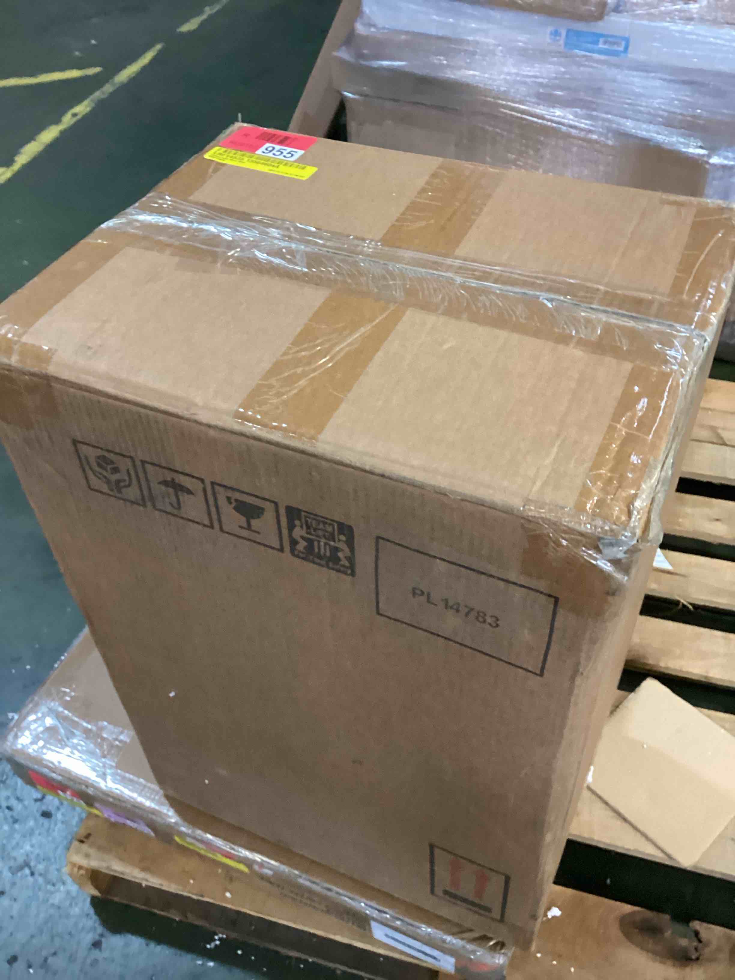 https://s3.amazonaws.com/lotting-images-prod/bidfta/BRN2119460_1743514454071.jpeg