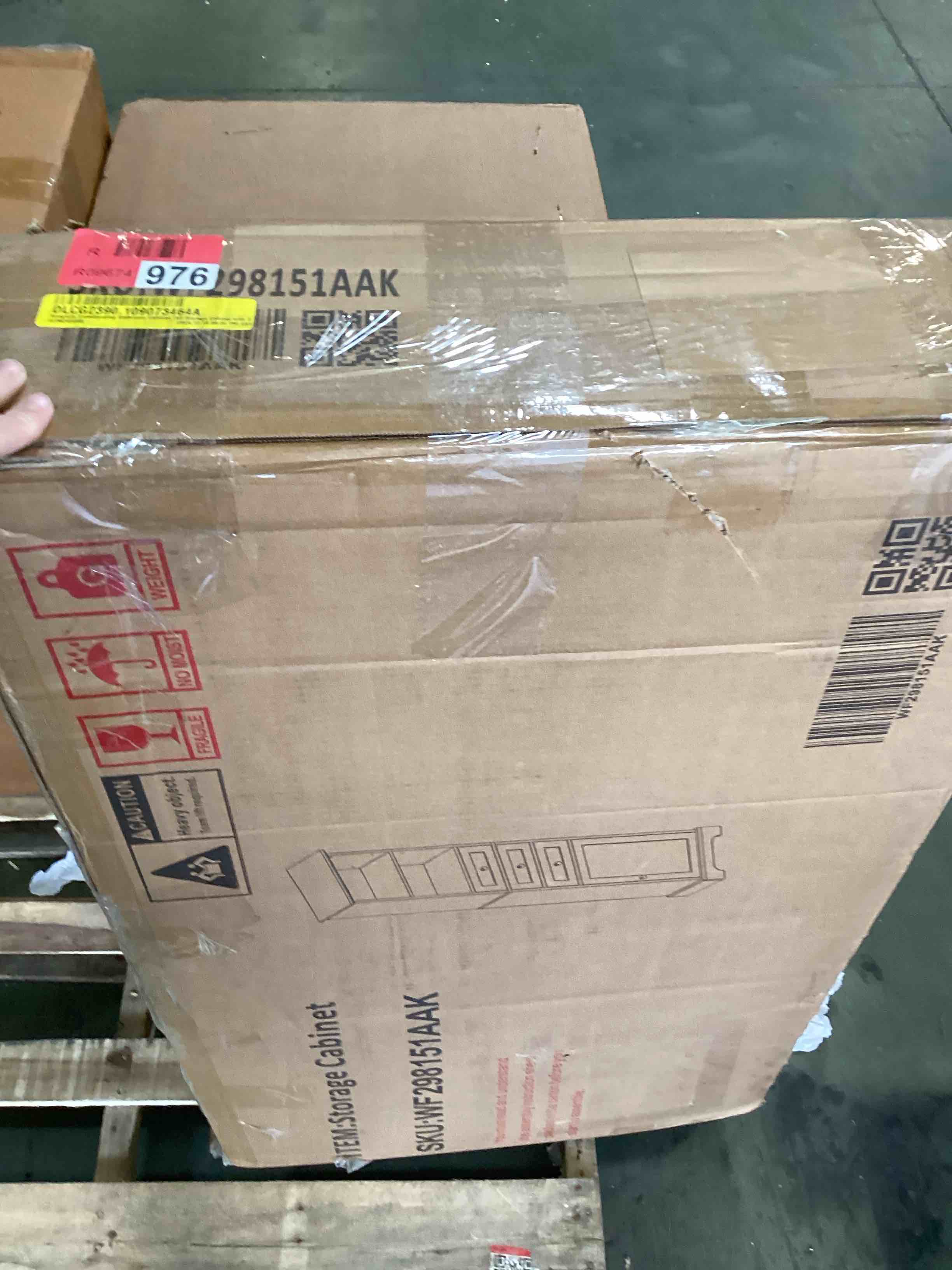 https://s3.amazonaws.com/lotting-images-prod/bidfta/BRN2119489_1743525798401.jpeg