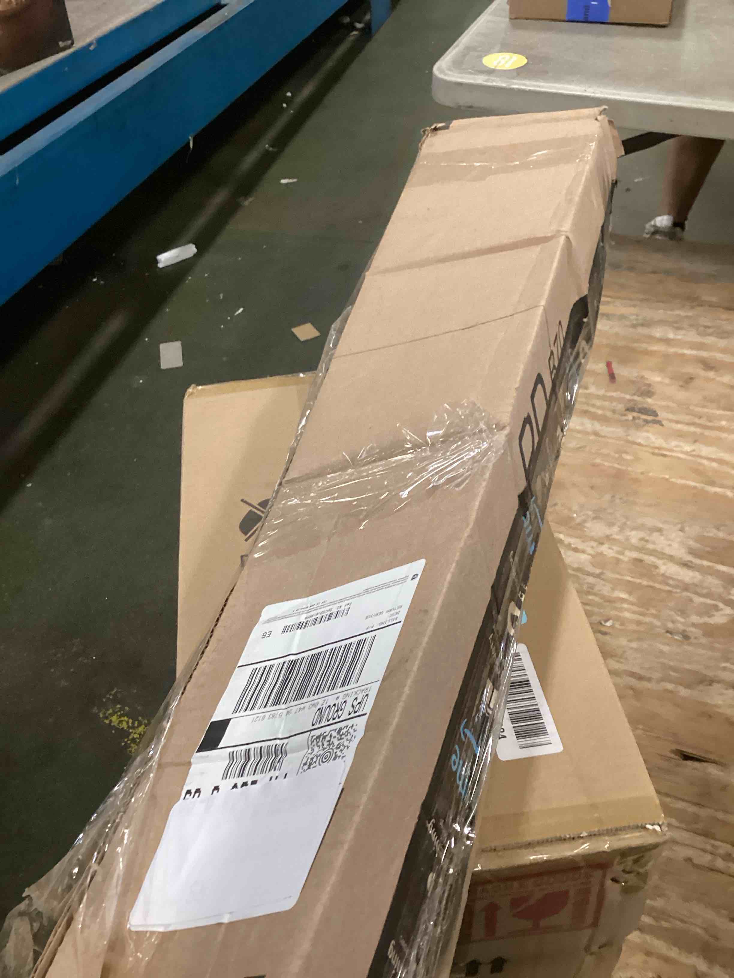 https://s3.amazonaws.com/lotting-images-prod/bidfta/BRN2123221_1743688317895.jpeg