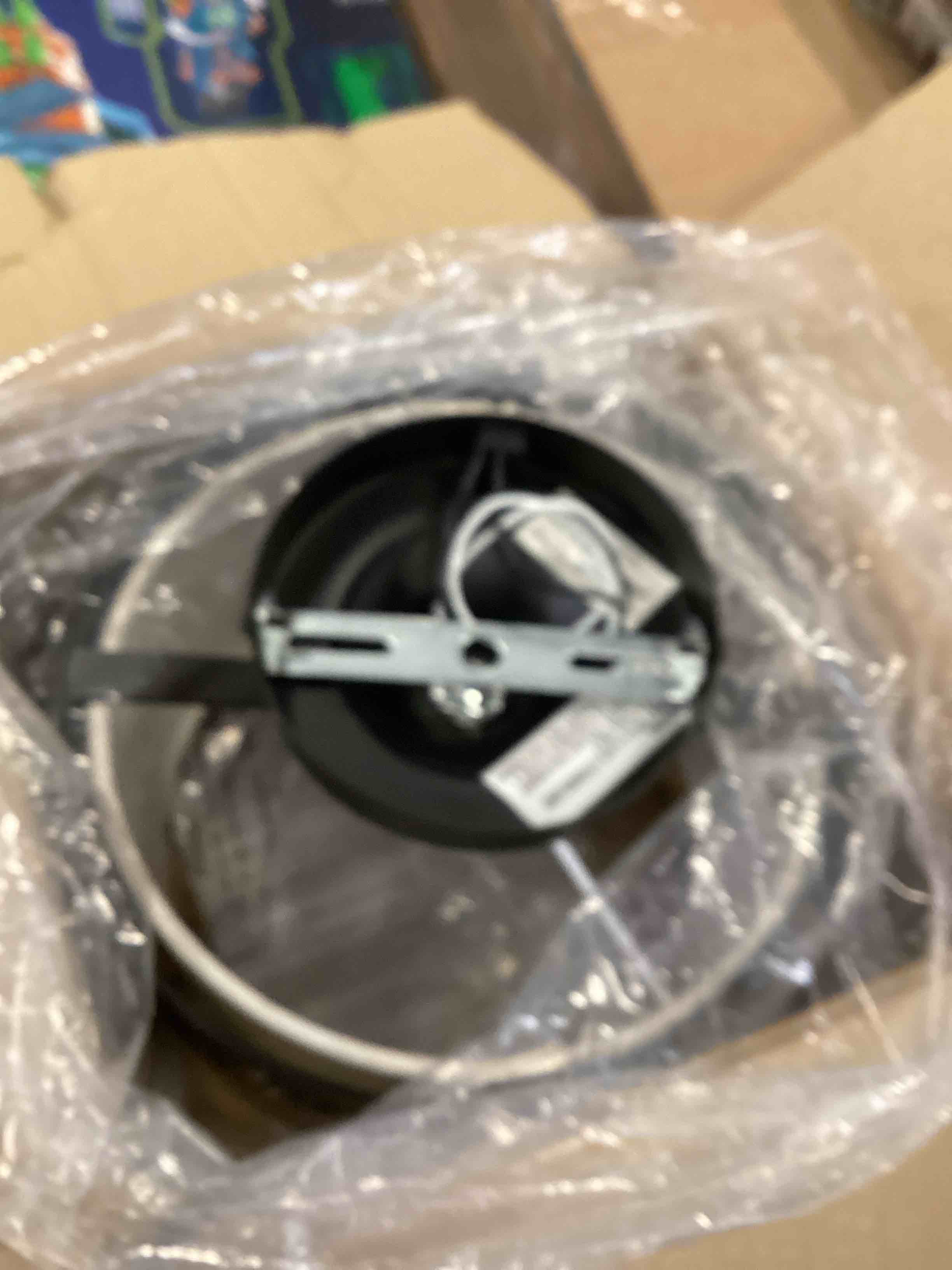 https://s3.amazonaws.com/lotting-images-prod/bidfta/BRN2124217_1744295772510.jpeg