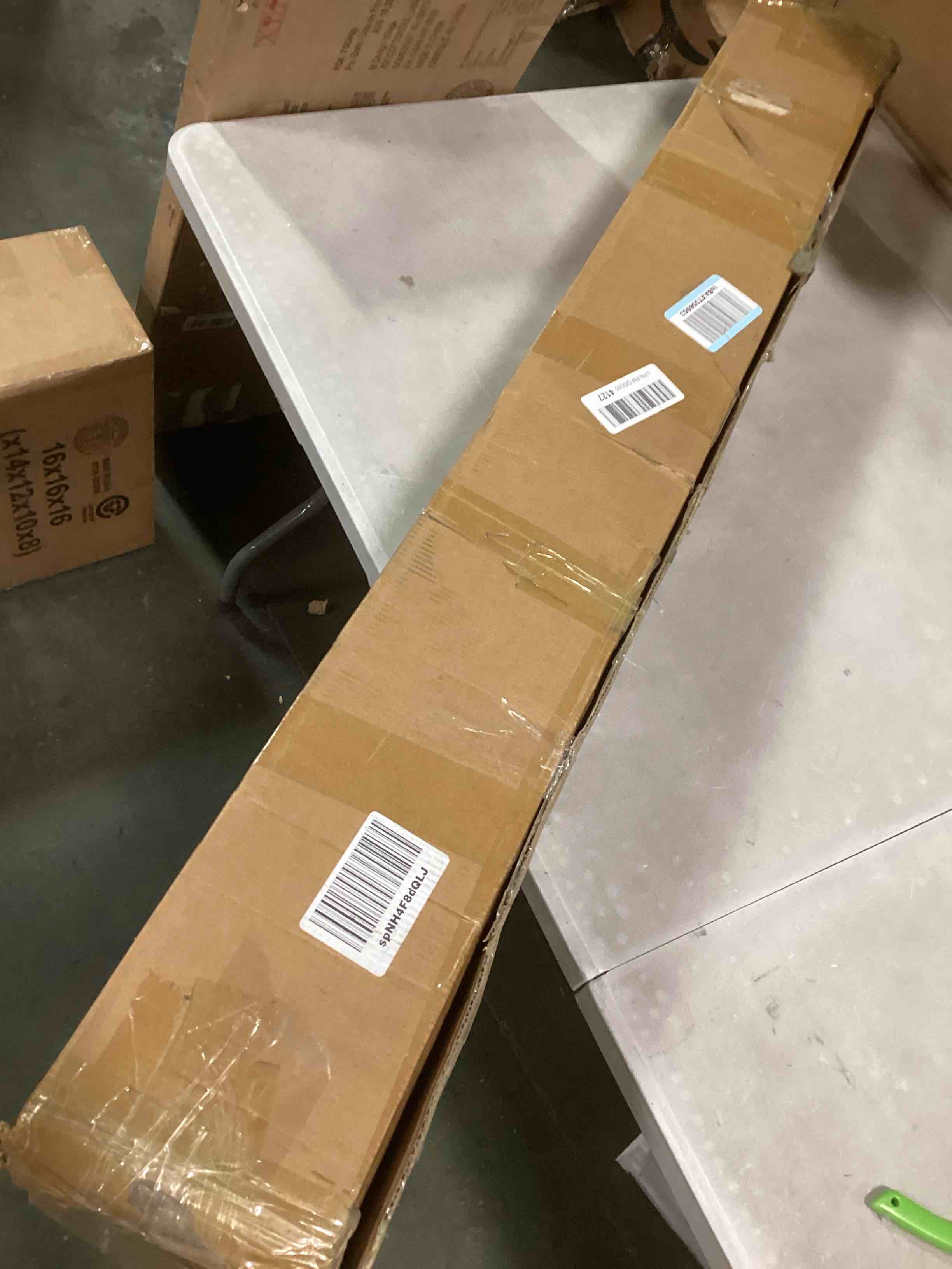 https://s3.amazonaws.com/lotting-images-prod/bidfta/BRN2176068_1736428693530.jpeg