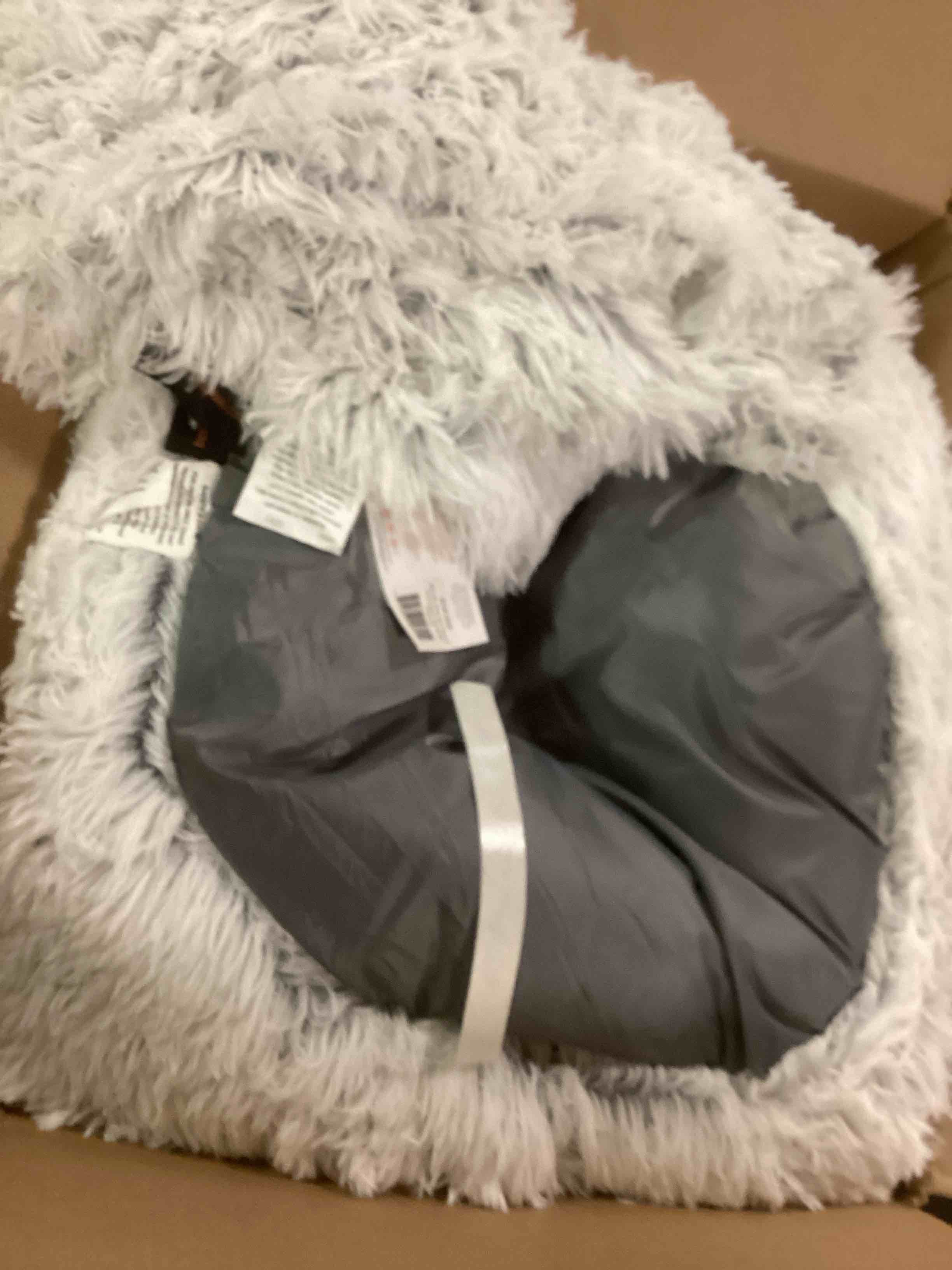 https://s3.amazonaws.com/lotting-images-prod/bidfta/BRN2179255_1736797948327.jpeg