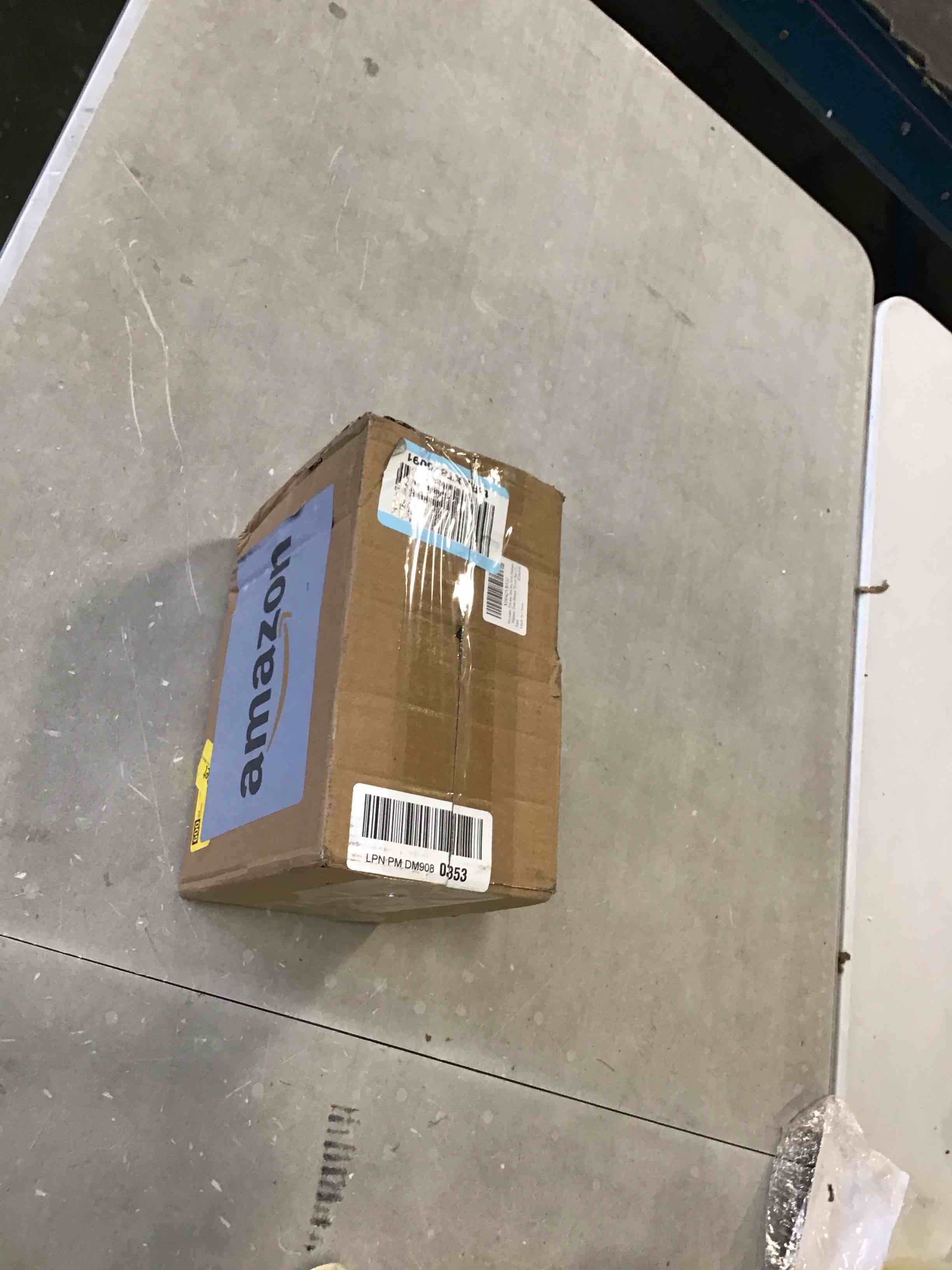 https://s3.amazonaws.com/lotting-images-prod/bidfta/BRN2180095_1737405444183.jpeg