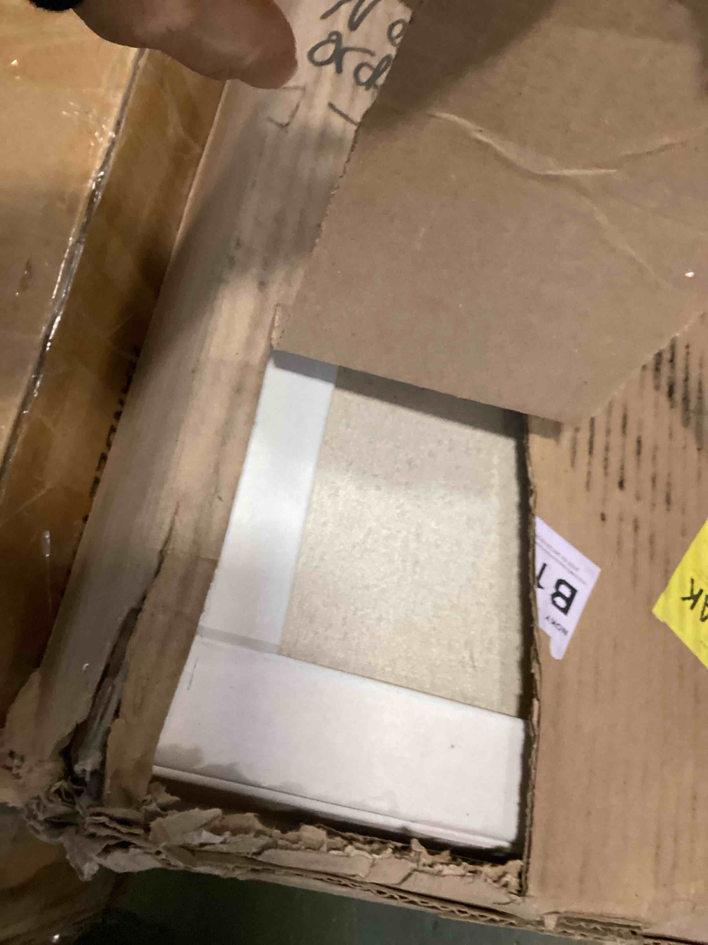 https://s3.amazonaws.com/lotting-images-prod/bidfta/BRN2181937_1739538237793.jpeg