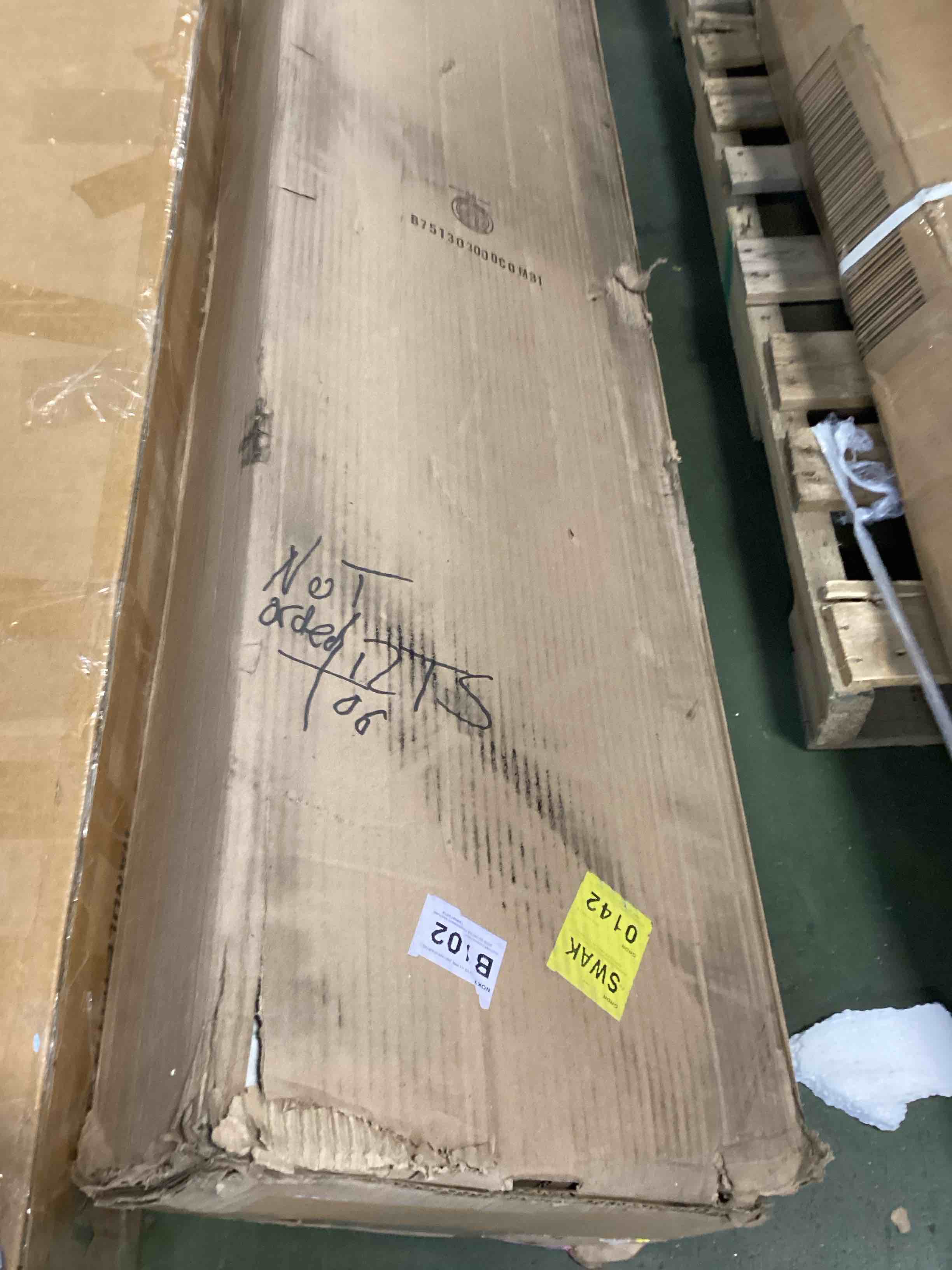 https://s3.amazonaws.com/lotting-images-prod/bidfta/BRN2181937_1739538241975.jpeg