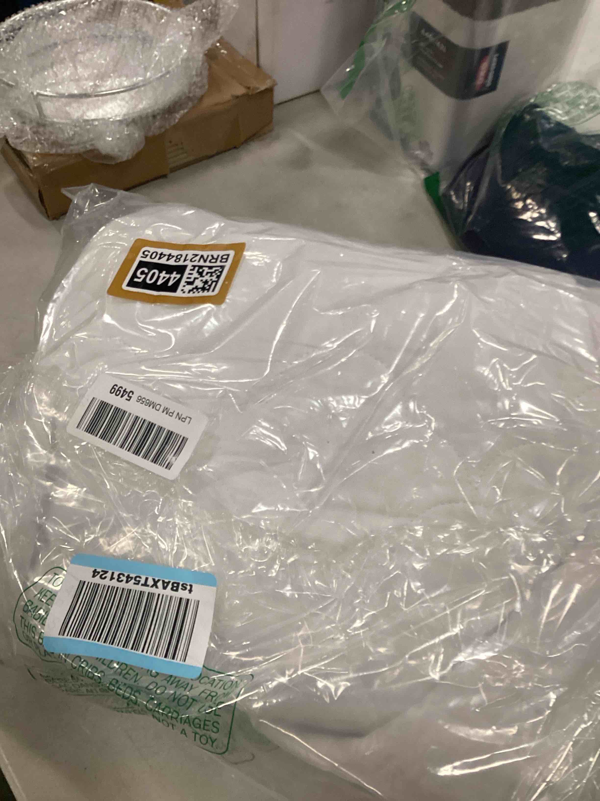 https://s3.amazonaws.com/lotting-images-prod/bidfta/BRN2184405_1738931653578.jpeg