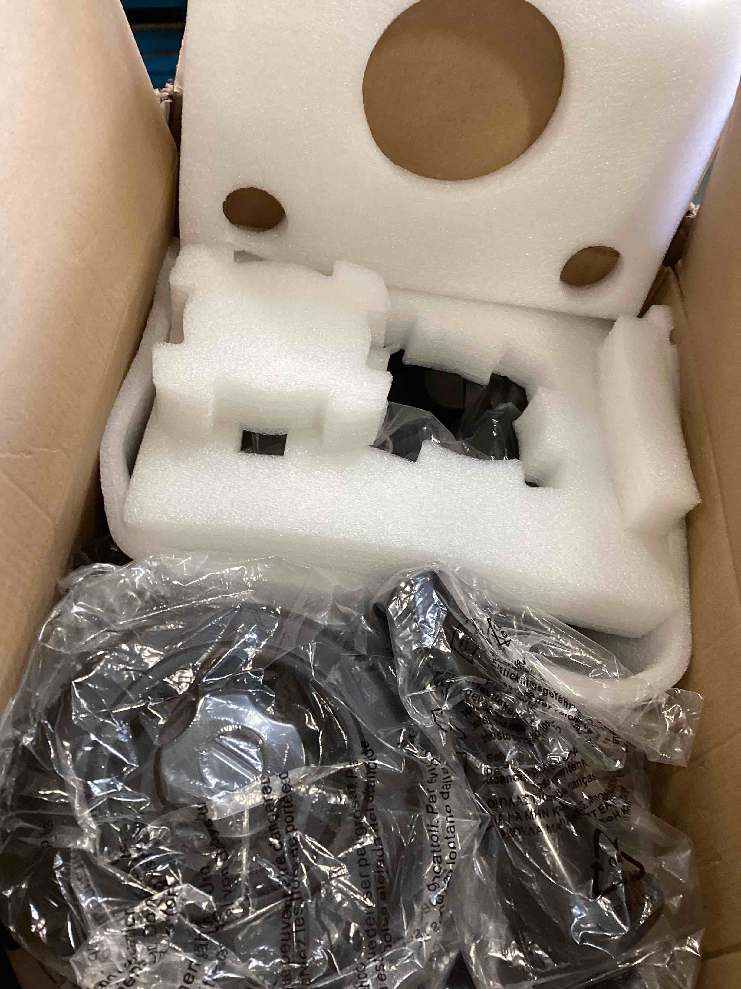 https://s3.amazonaws.com/lotting-images-prod/bidfta/BRN2184570_1739553817814.jpeg