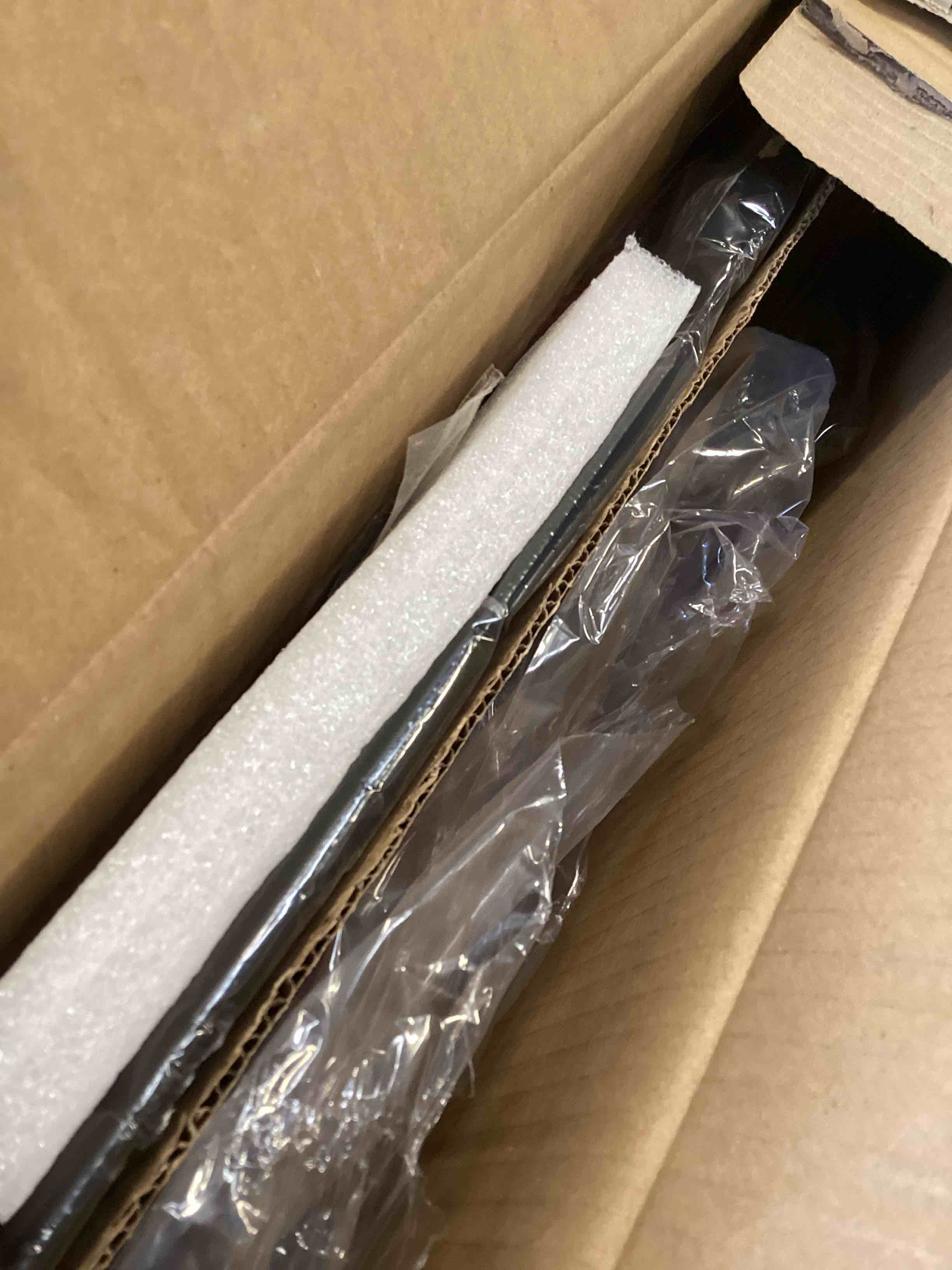 https://s3.amazonaws.com/lotting-images-prod/bidfta/BRN2184772_1739912967306.jpeg