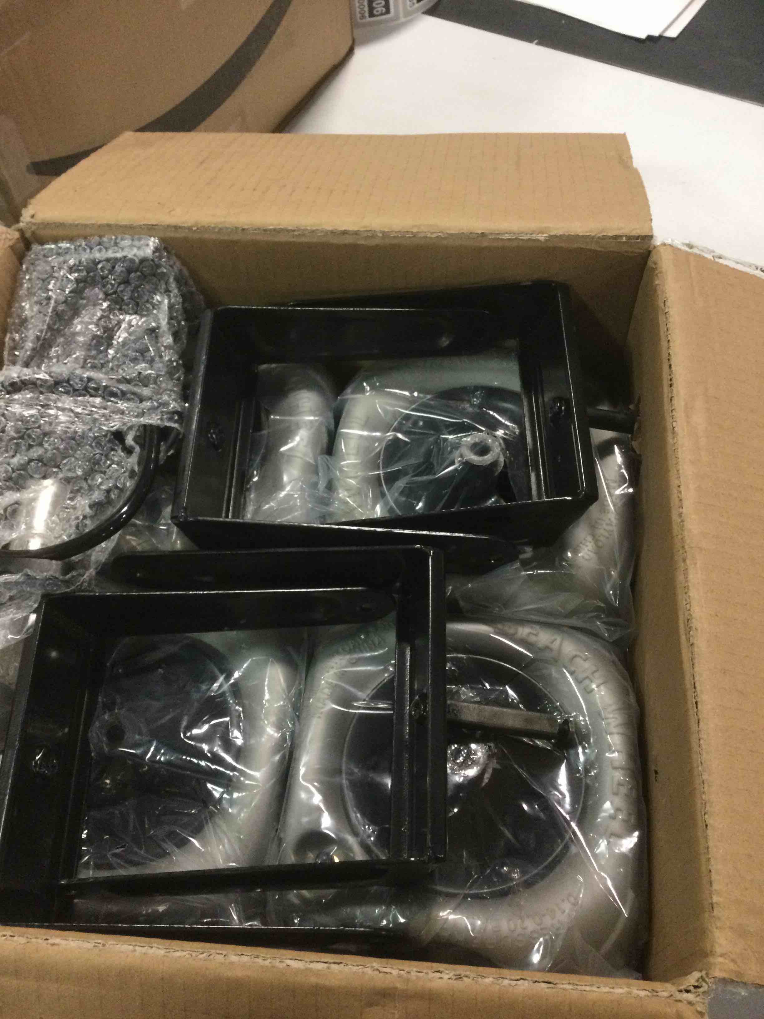 https://s3.amazonaws.com/lotting-images-prod/bidfta/BRN2185440_1736774836486.jpeg