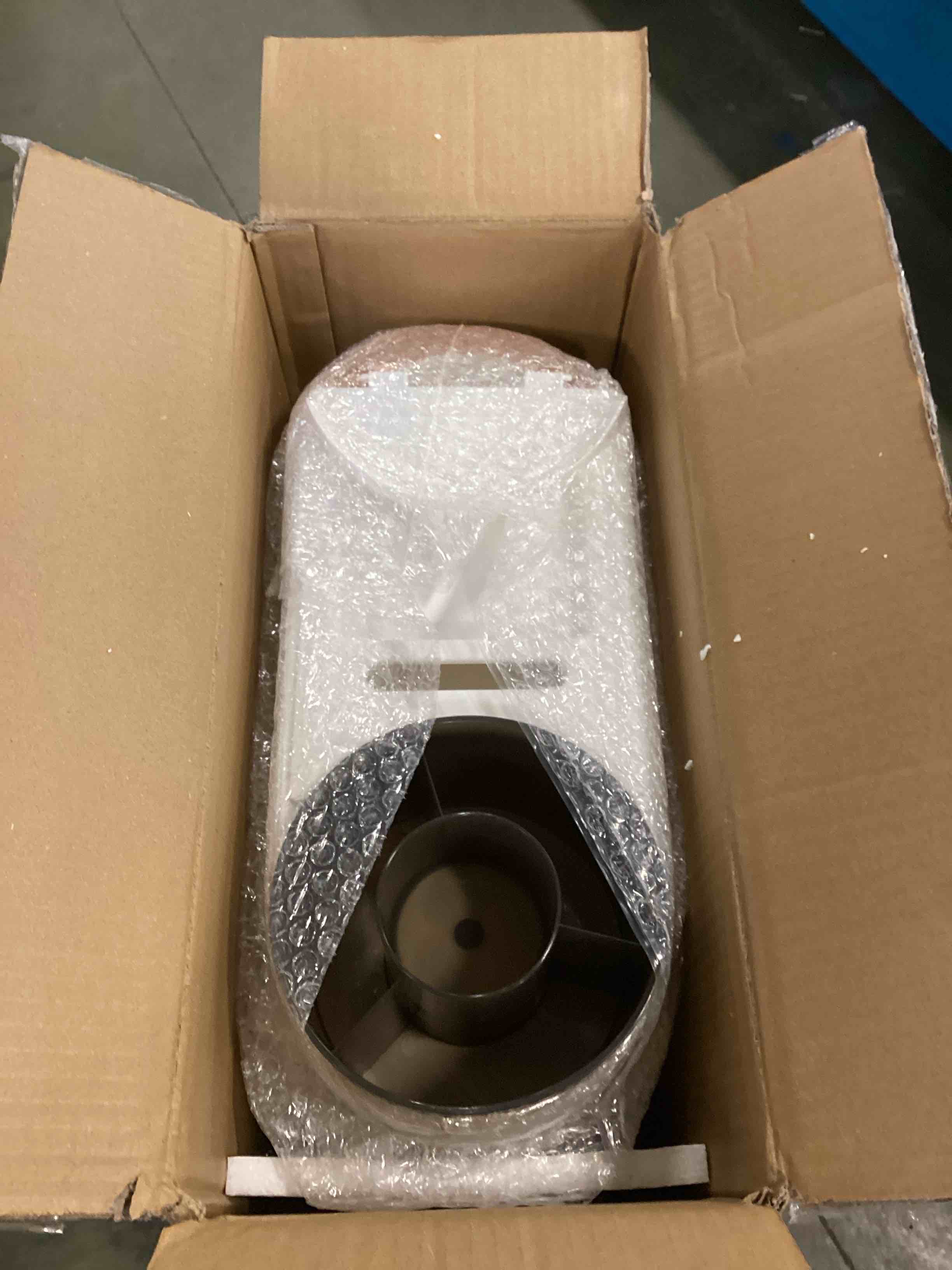 https://s3.amazonaws.com/lotting-images-prod/bidfta/BRN2187165_1738004008288.jpeg