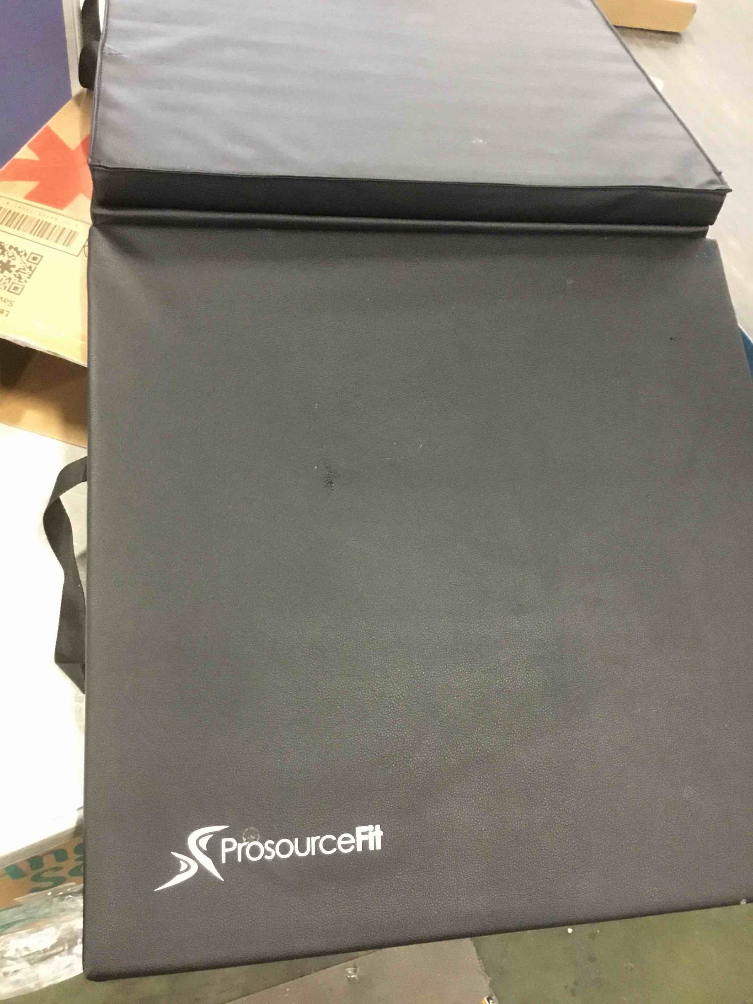 https://s3.amazonaws.com/lotting-images-prod/bidfta/BRN2189391_1738948351607.jpeg