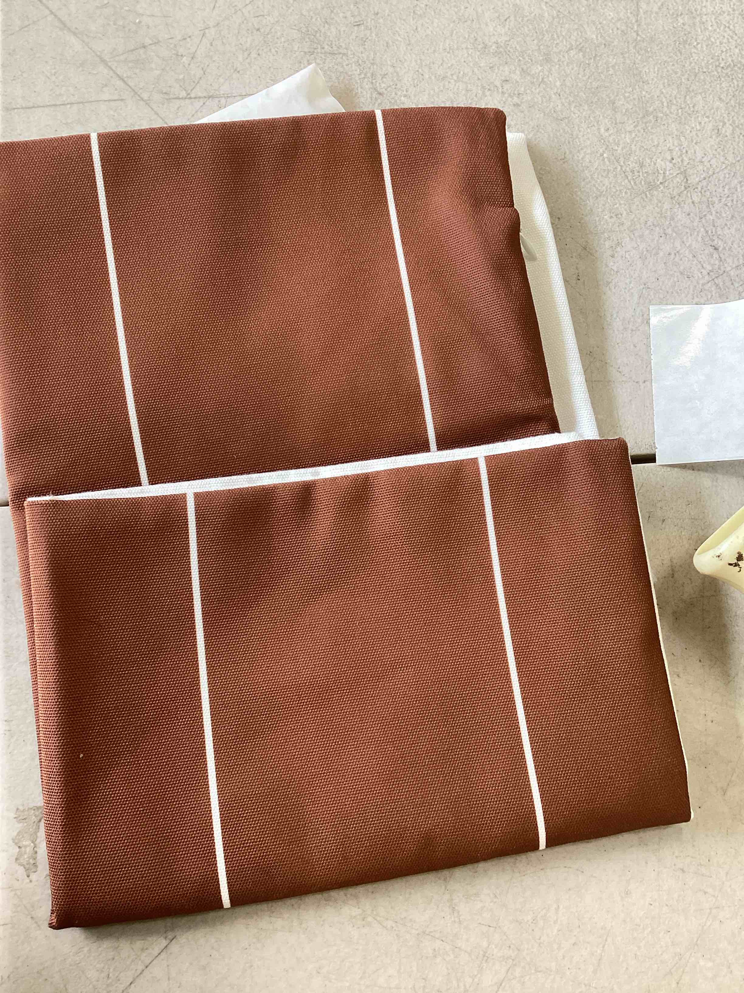 https://s3.amazonaws.com/lotting-images-prod/bidfta/BRN2189545_1739209184388.jpeg