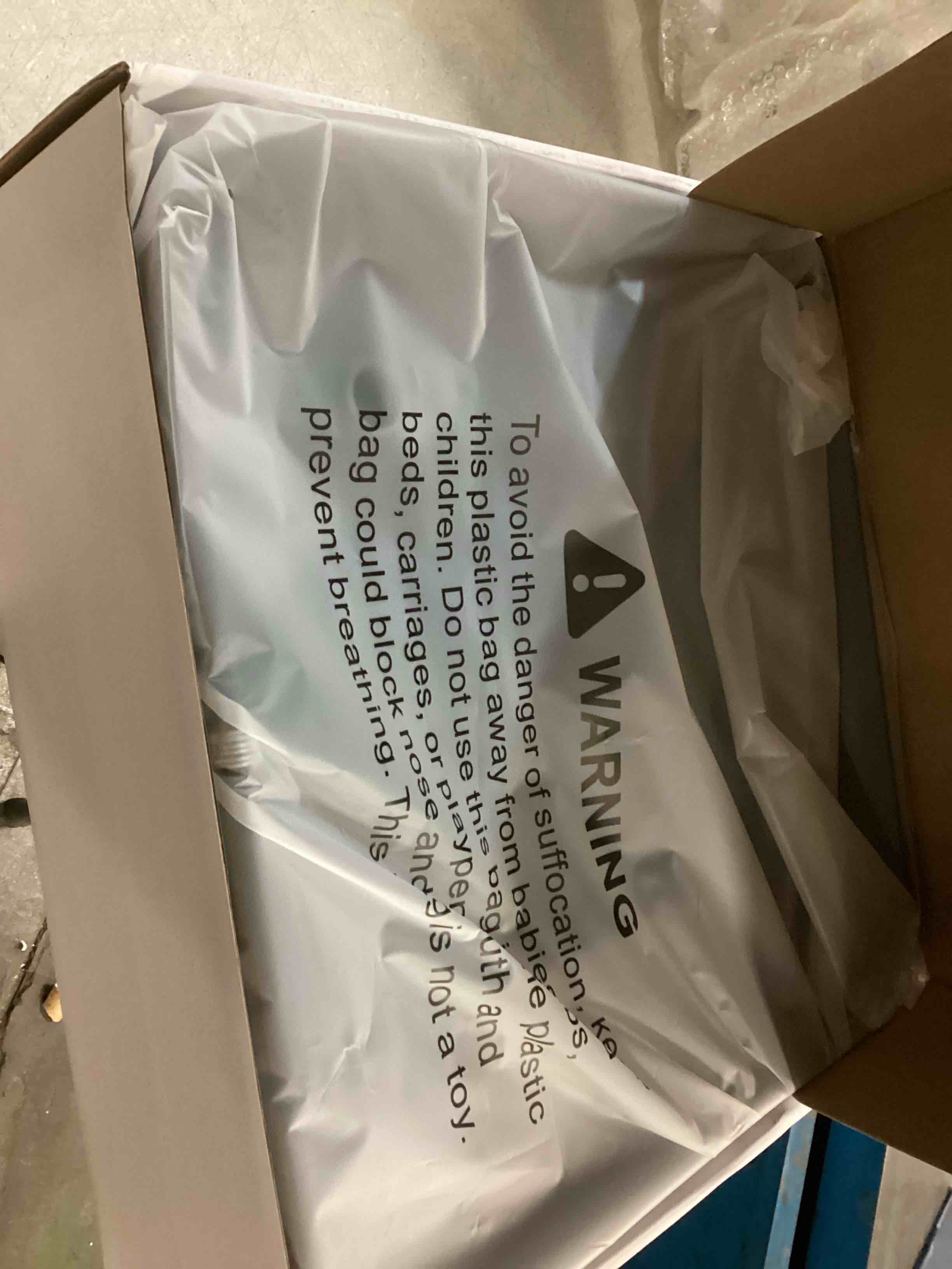 https://s3.amazonaws.com/lotting-images-prod/bidfta/BRN2192077_1738332865627.jpeg