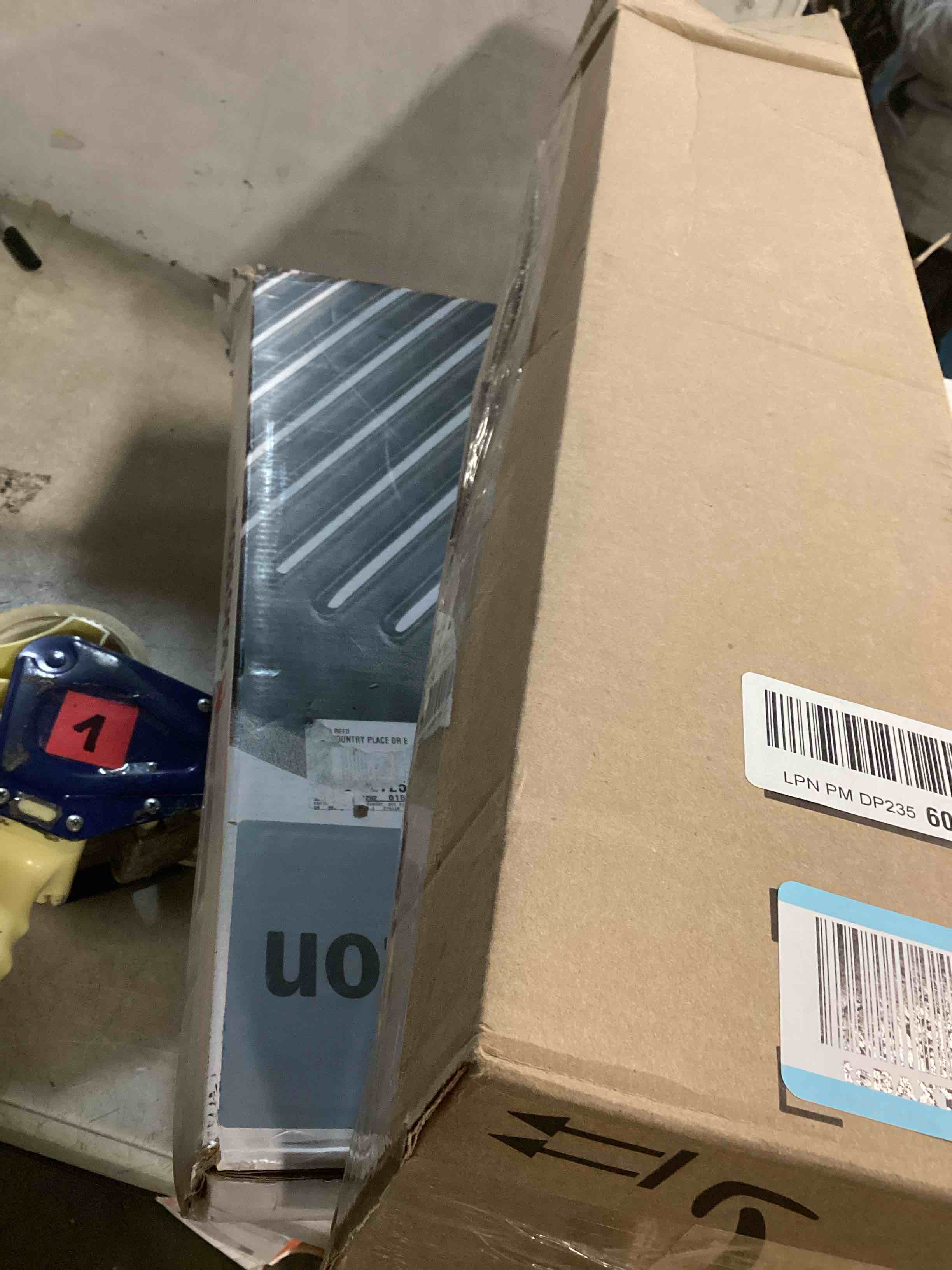 https://s3.amazonaws.com/lotting-images-prod/bidfta/BRN2192137_1738344195625.jpeg