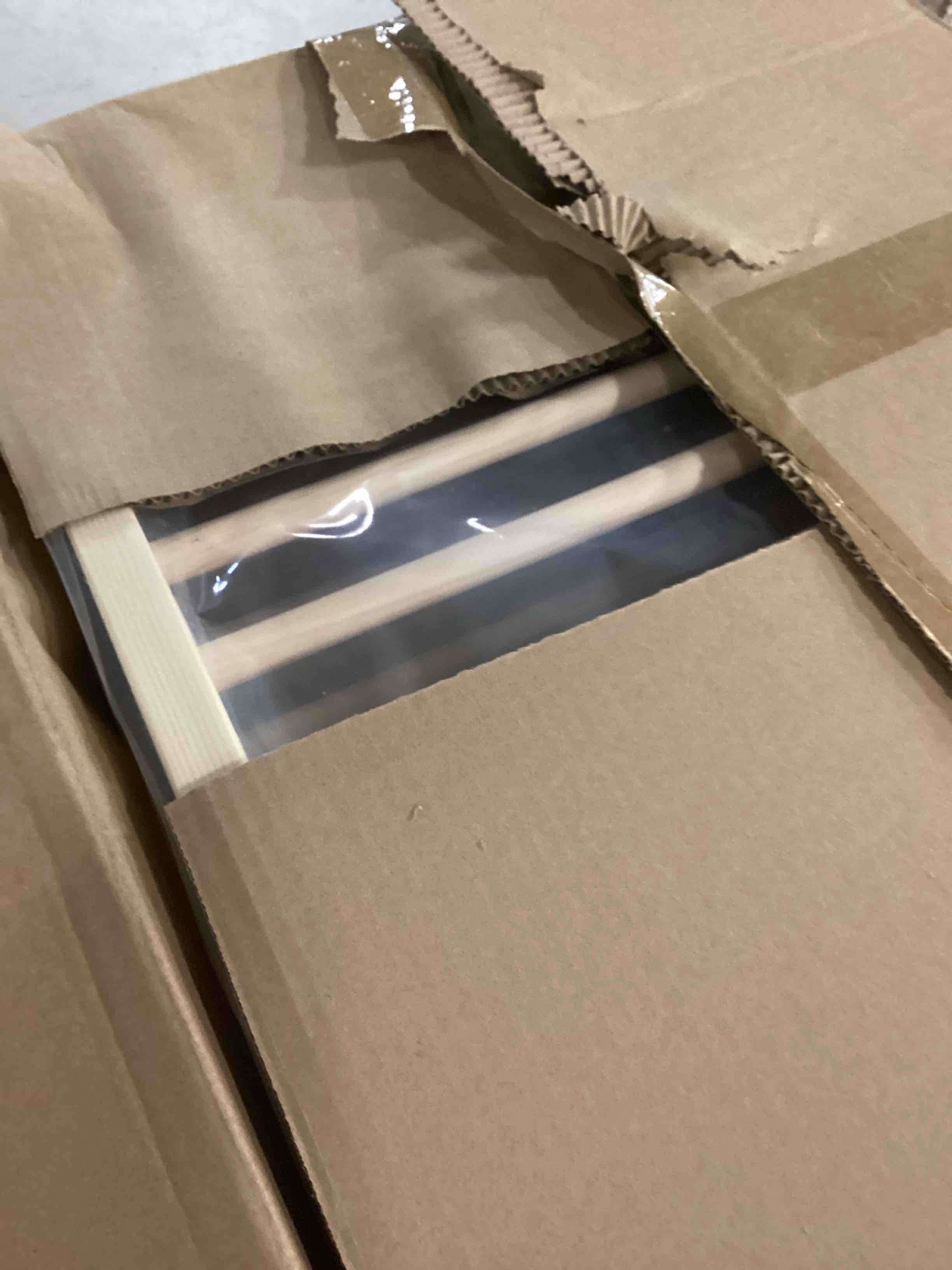 https://s3.amazonaws.com/lotting-images-prod/bidfta/BRN2192912_1738844887939.jpeg