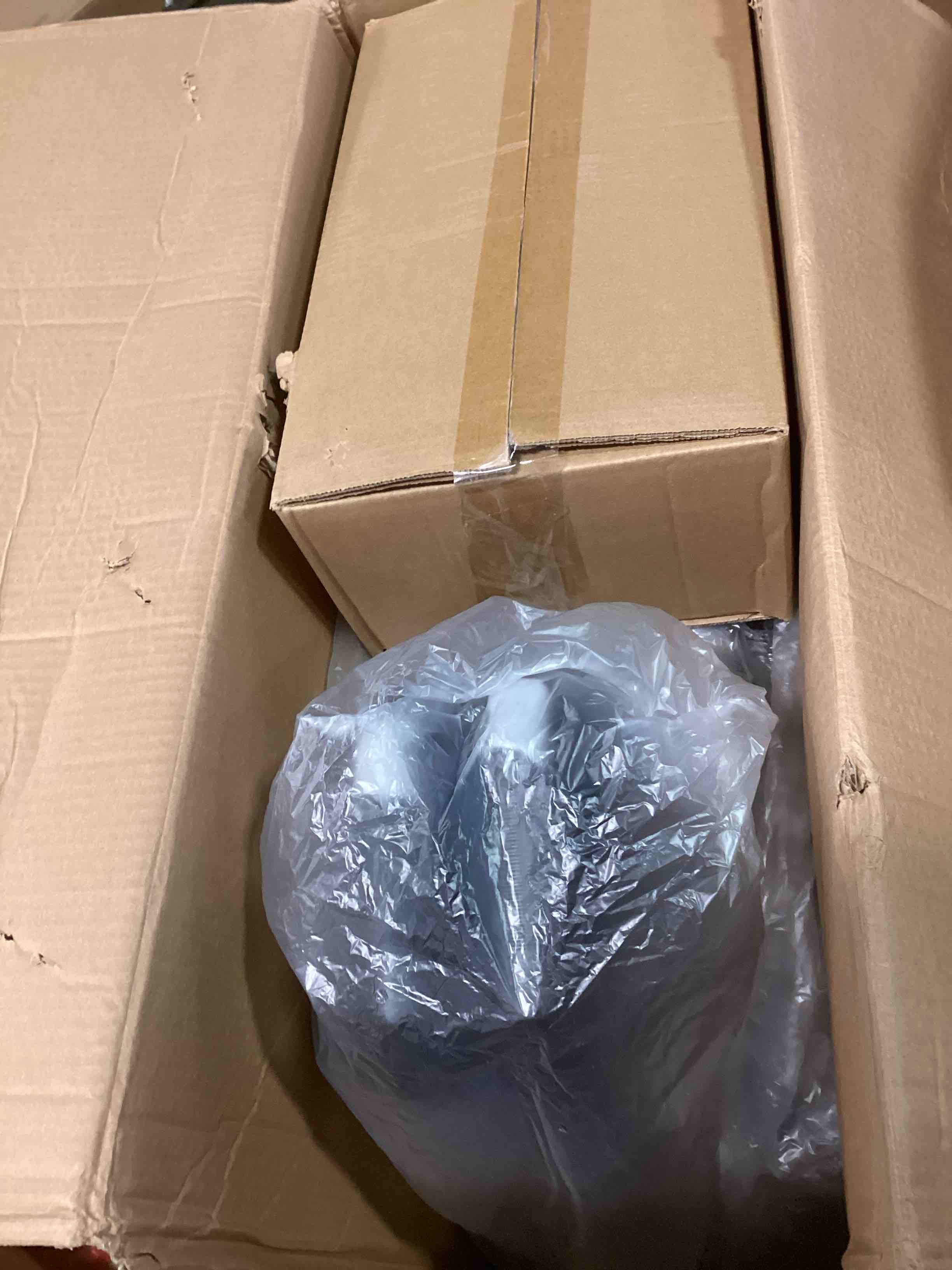 https://s3.amazonaws.com/lotting-images-prod/bidfta/BRN2196659_1738762619628.jpeg