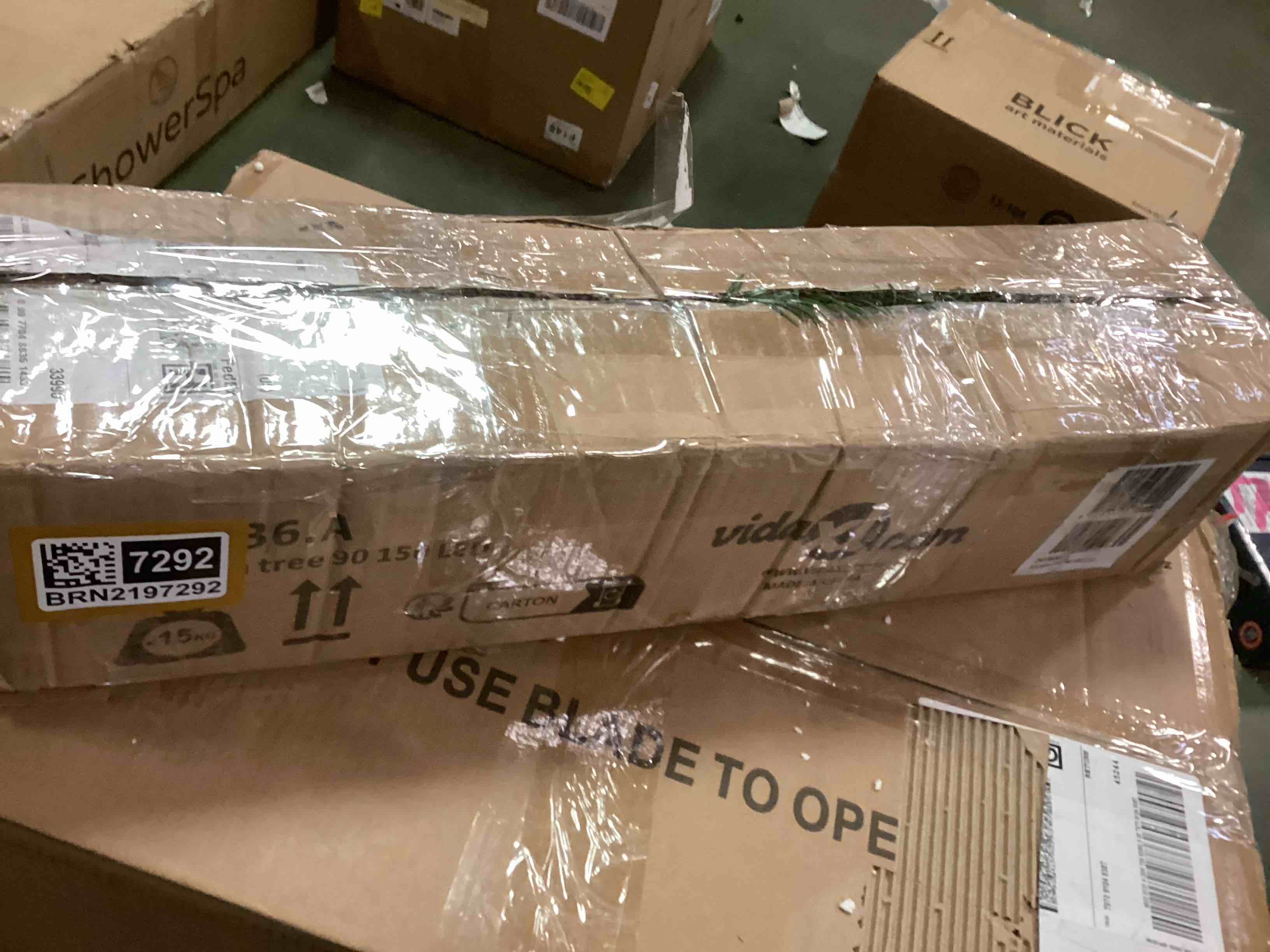 https://s3.amazonaws.com/lotting-images-prod/bidfta/BRN2197292_1736542435715.jpeg