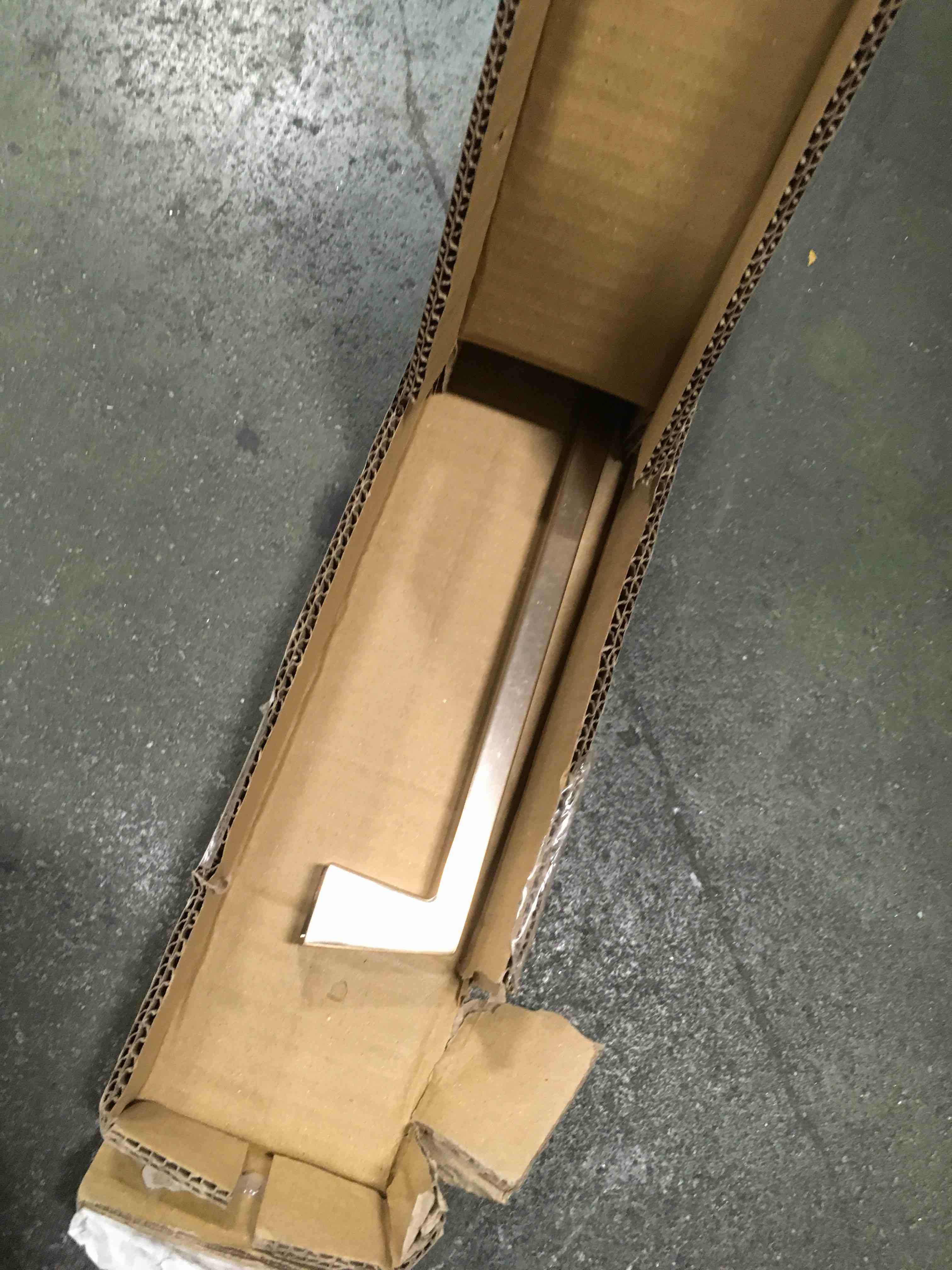 https://s3.amazonaws.com/lotting-images-prod/bidfta/BRN2199915_1743777092536.jpeg