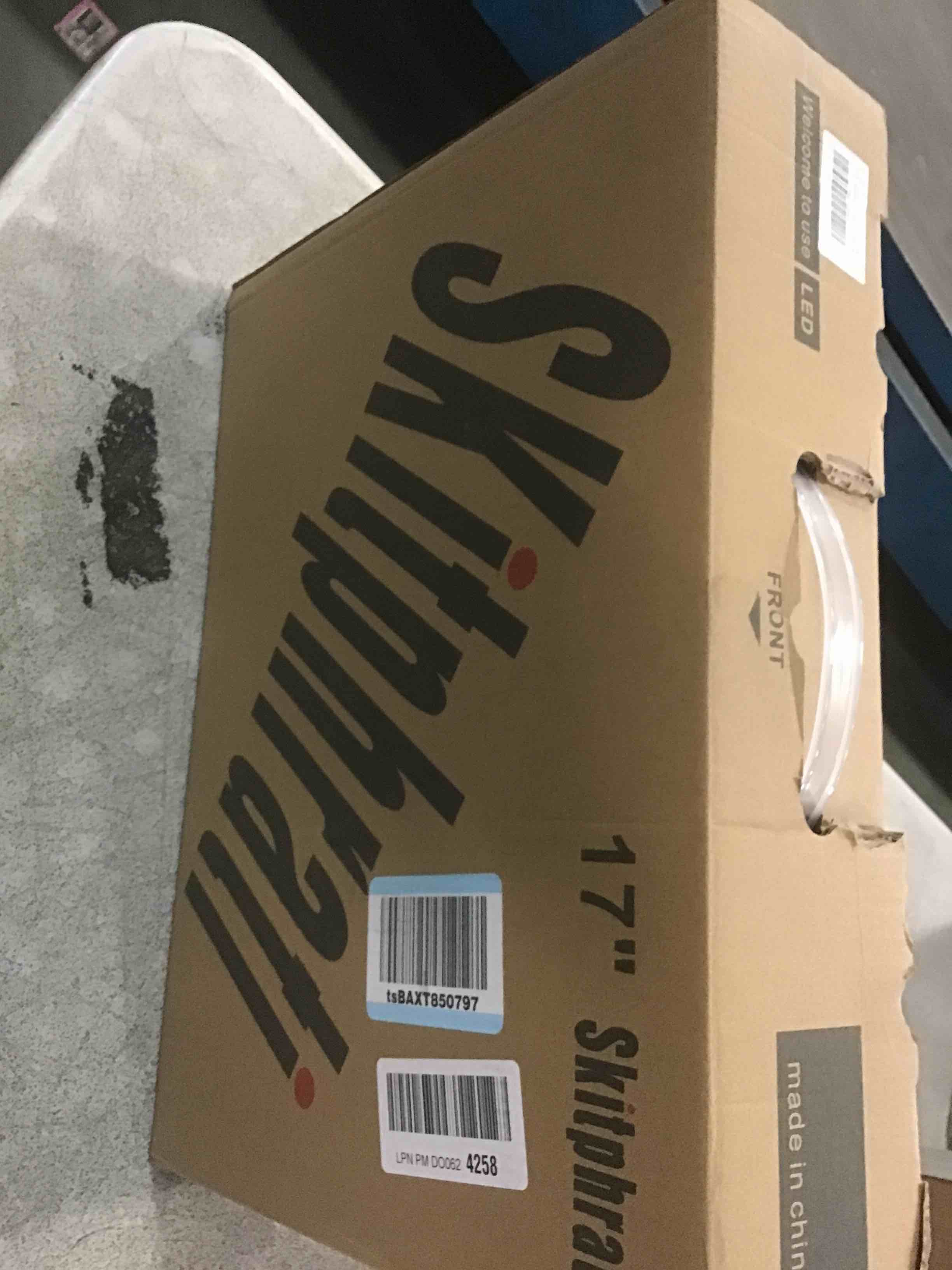 https://s3.amazonaws.com/lotting-images-prod/bidfta/BRN2200609_1741696196060.jpeg