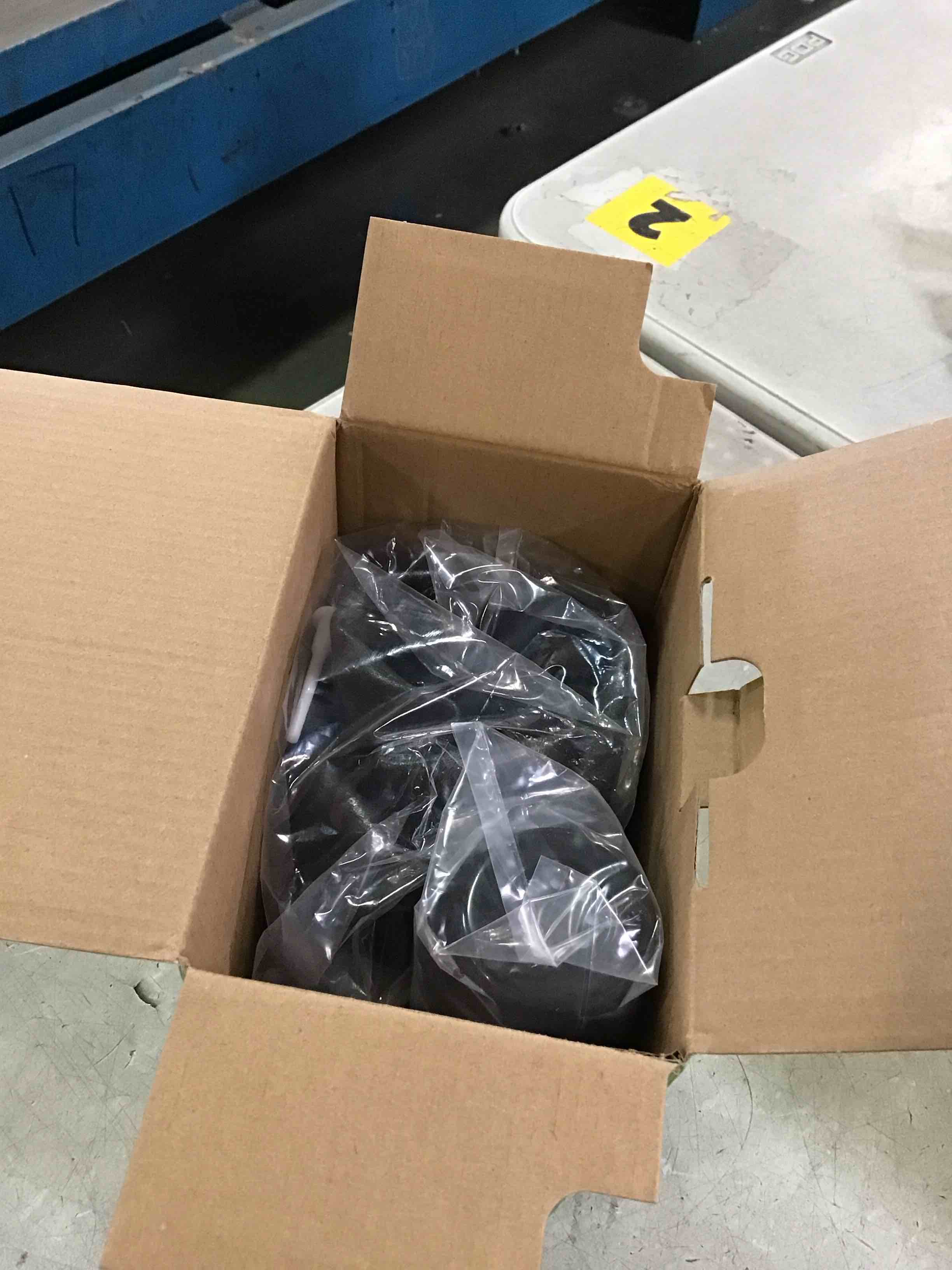 https://s3.amazonaws.com/lotting-images-prod/bidfta/BRN2206967_1741966283335.jpeg
