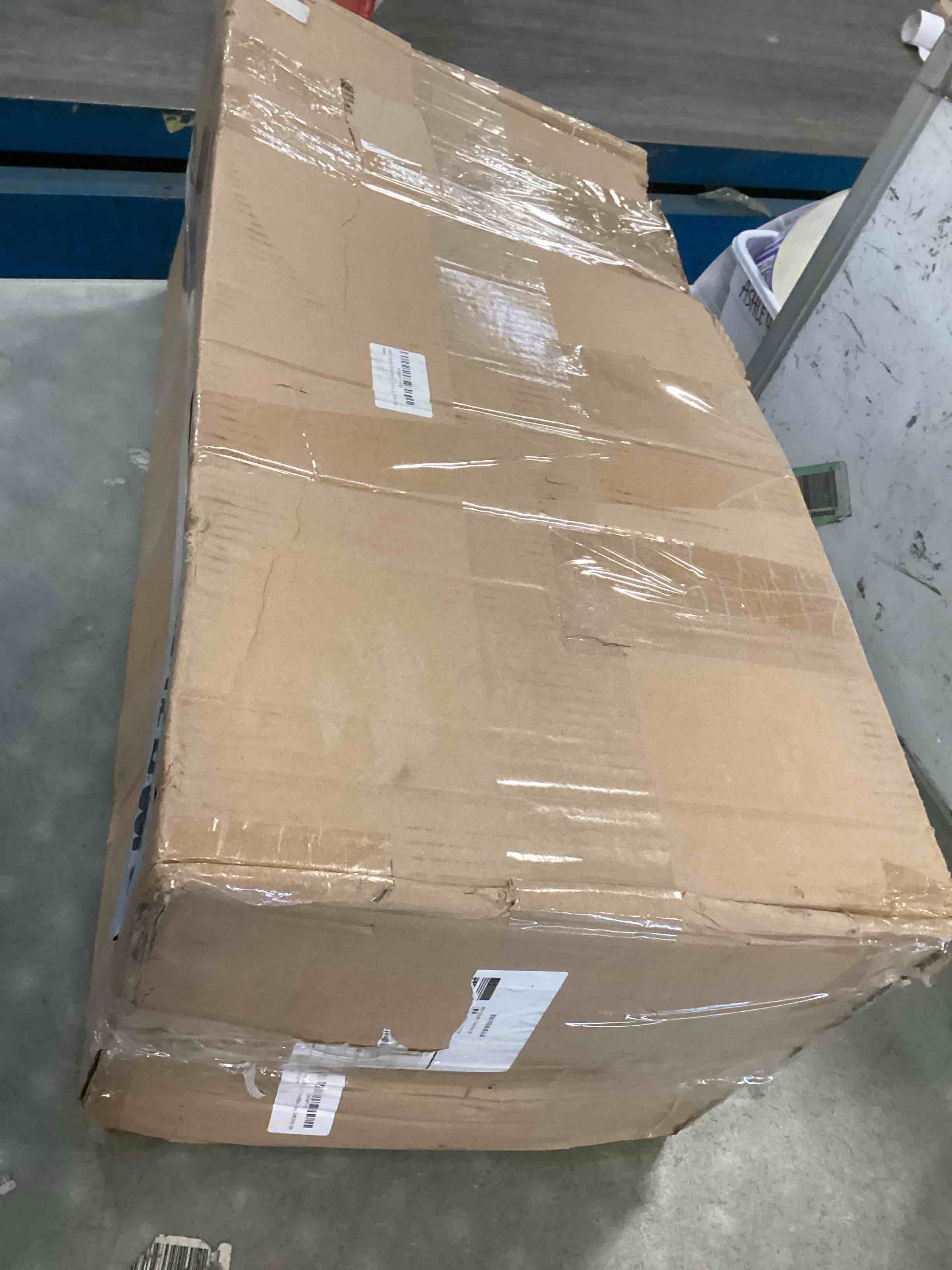 https://s3.amazonaws.com/lotting-images-prod/bidfta/BRN2213215_1741612373023.jpeg