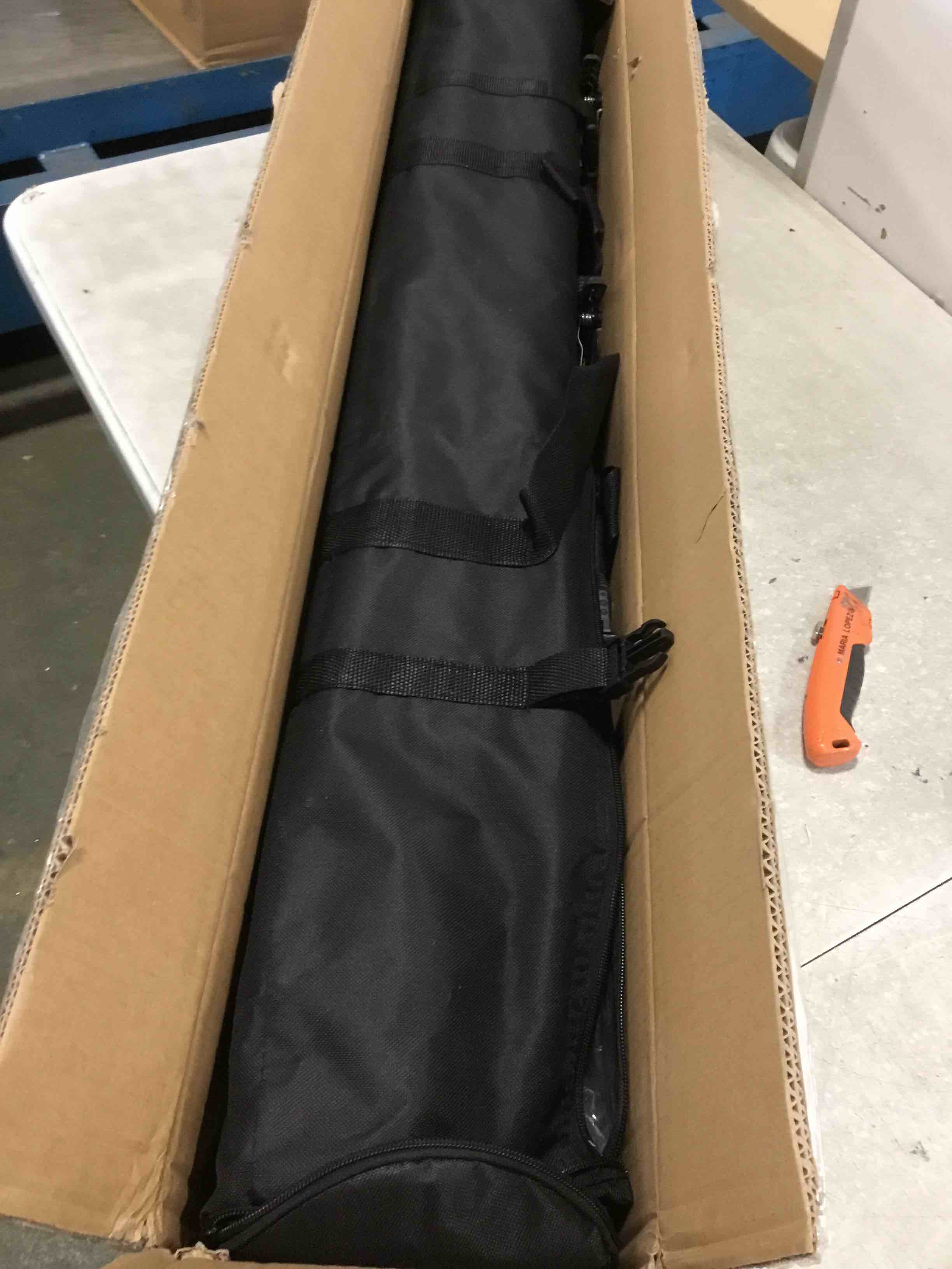 https://s3.amazonaws.com/lotting-images-prod/bidfta/BRN2214283_1742225457953.jpeg