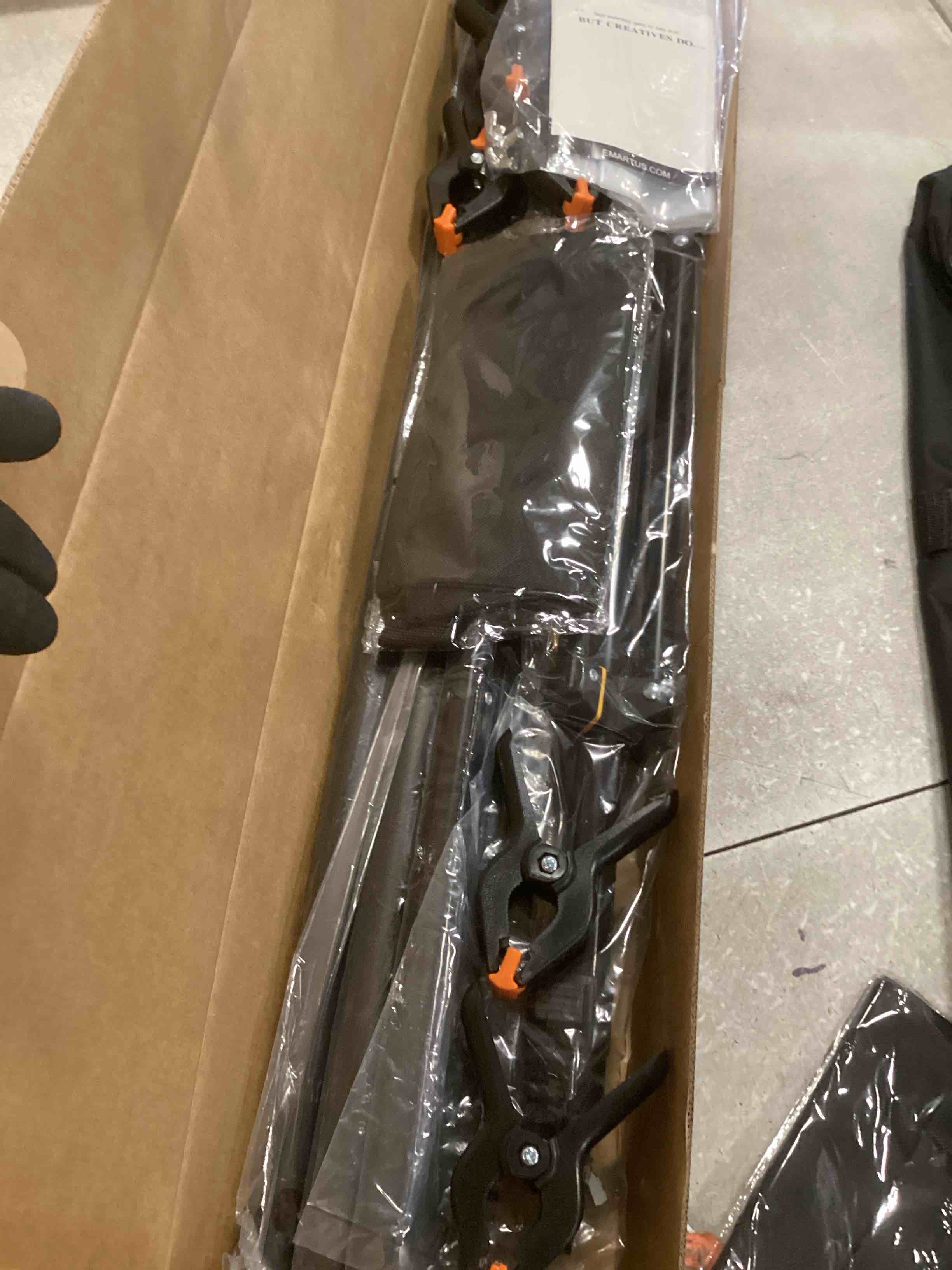 https://s3.amazonaws.com/lotting-images-prod/bidfta/BRN2214559_1742313112634.jpeg