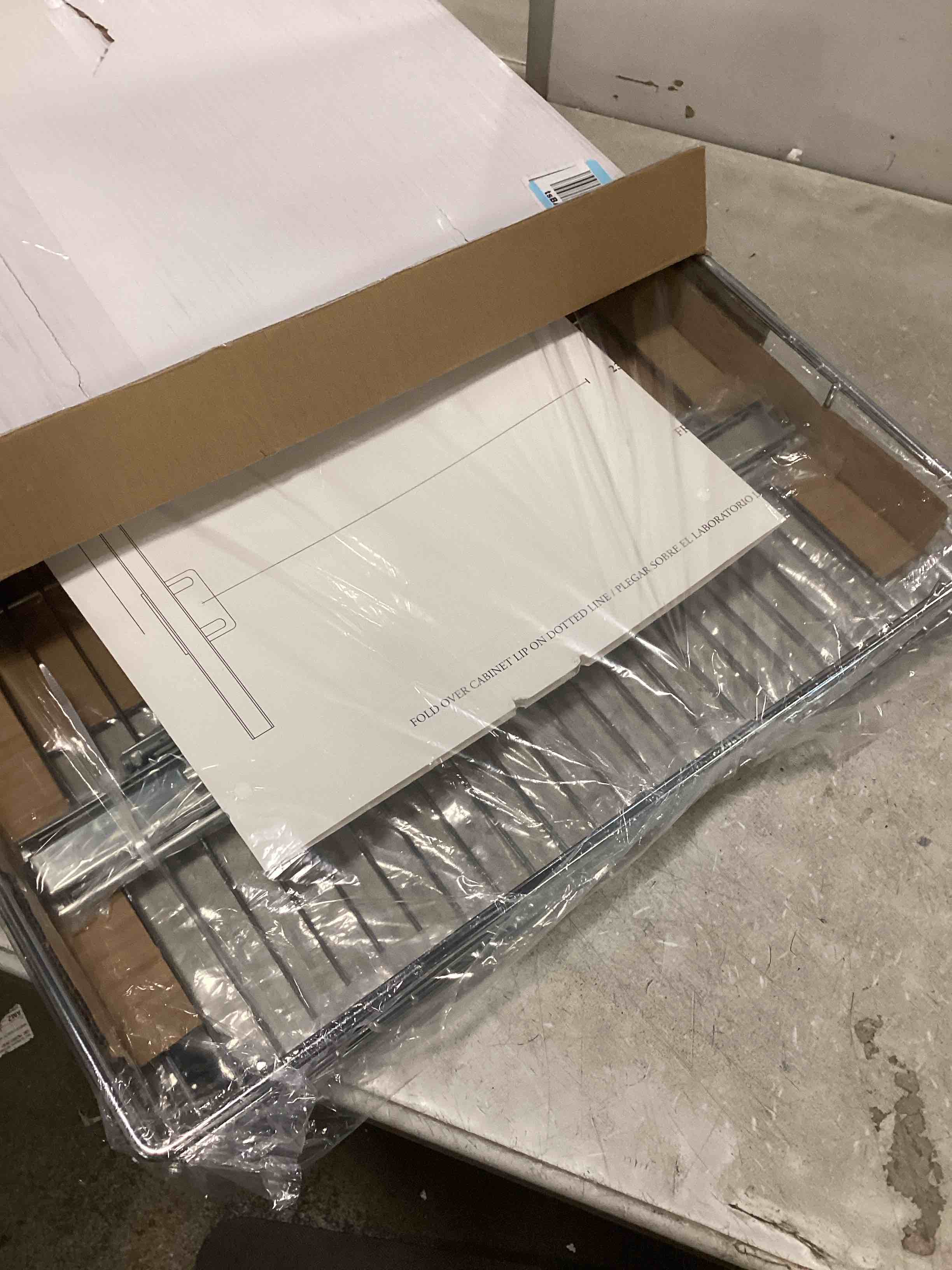 https://s3.amazonaws.com/lotting-images-prod/bidfta/BRN2218113_1741354147359.jpeg