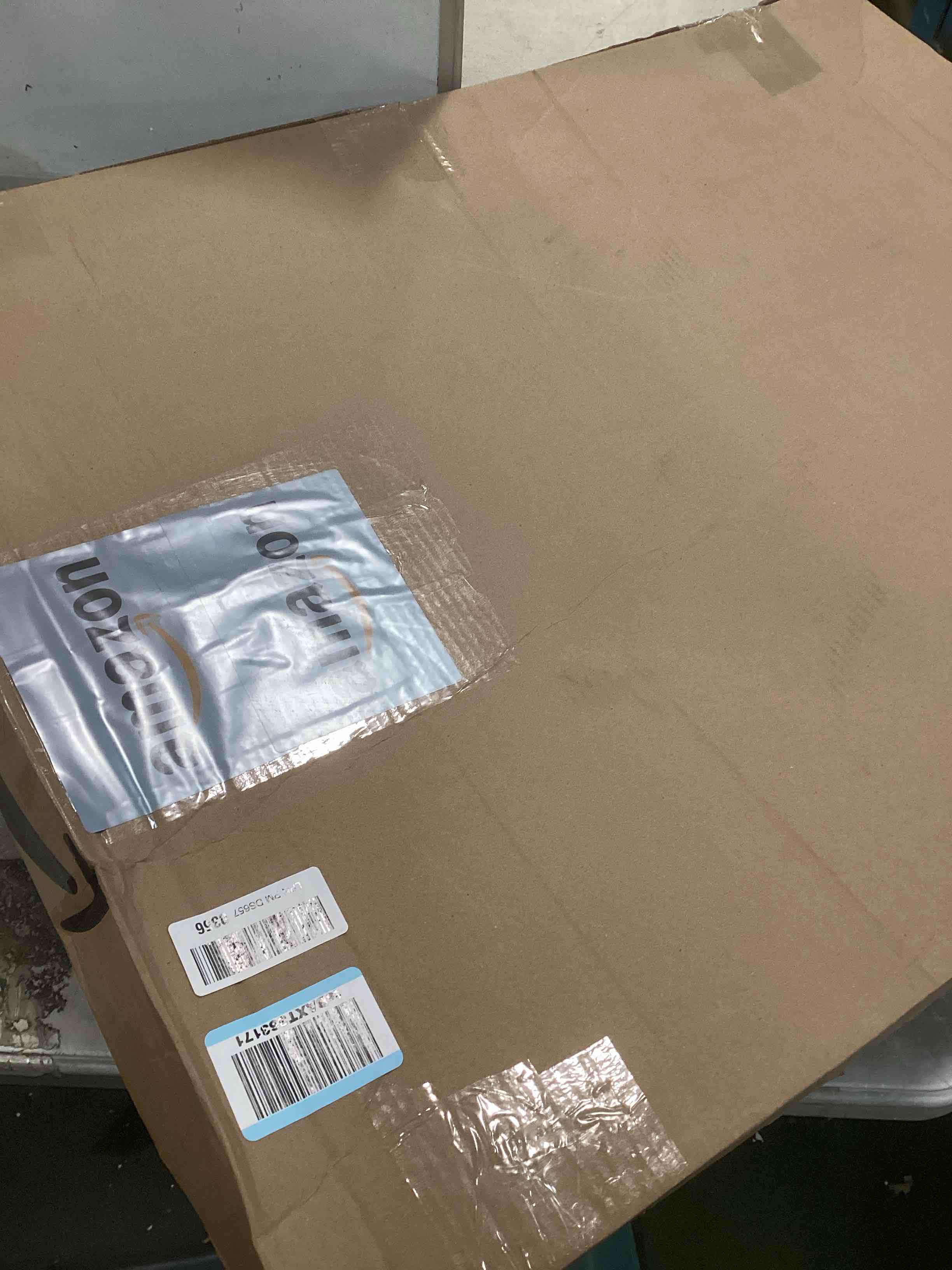 https://s3.amazonaws.com/lotting-images-prod/bidfta/BRN2220427_1742829288952.jpeg